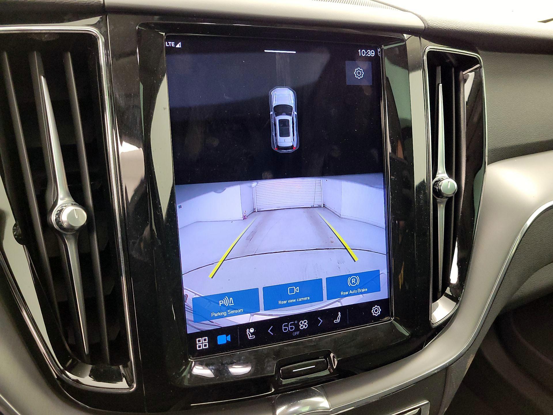 Thumbnail: 2023 Volvo XC60 - 14