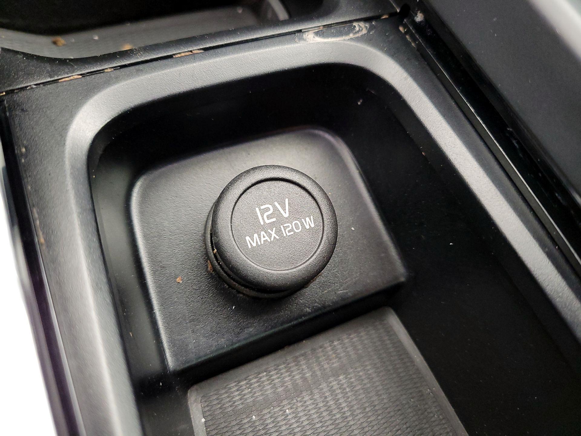 Thumbnail: 2023 Volvo XC60 - 18