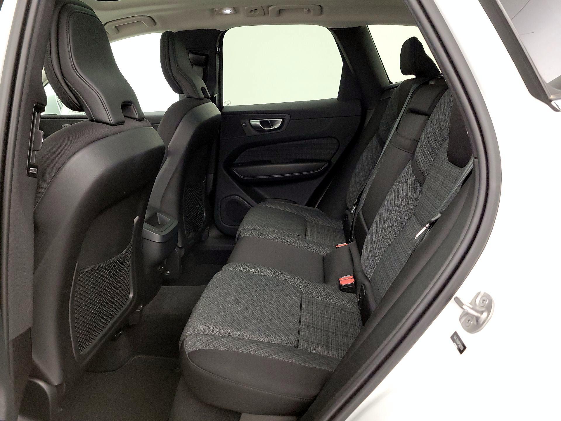 Thumbnail: 2023 Volvo XC60 - 20