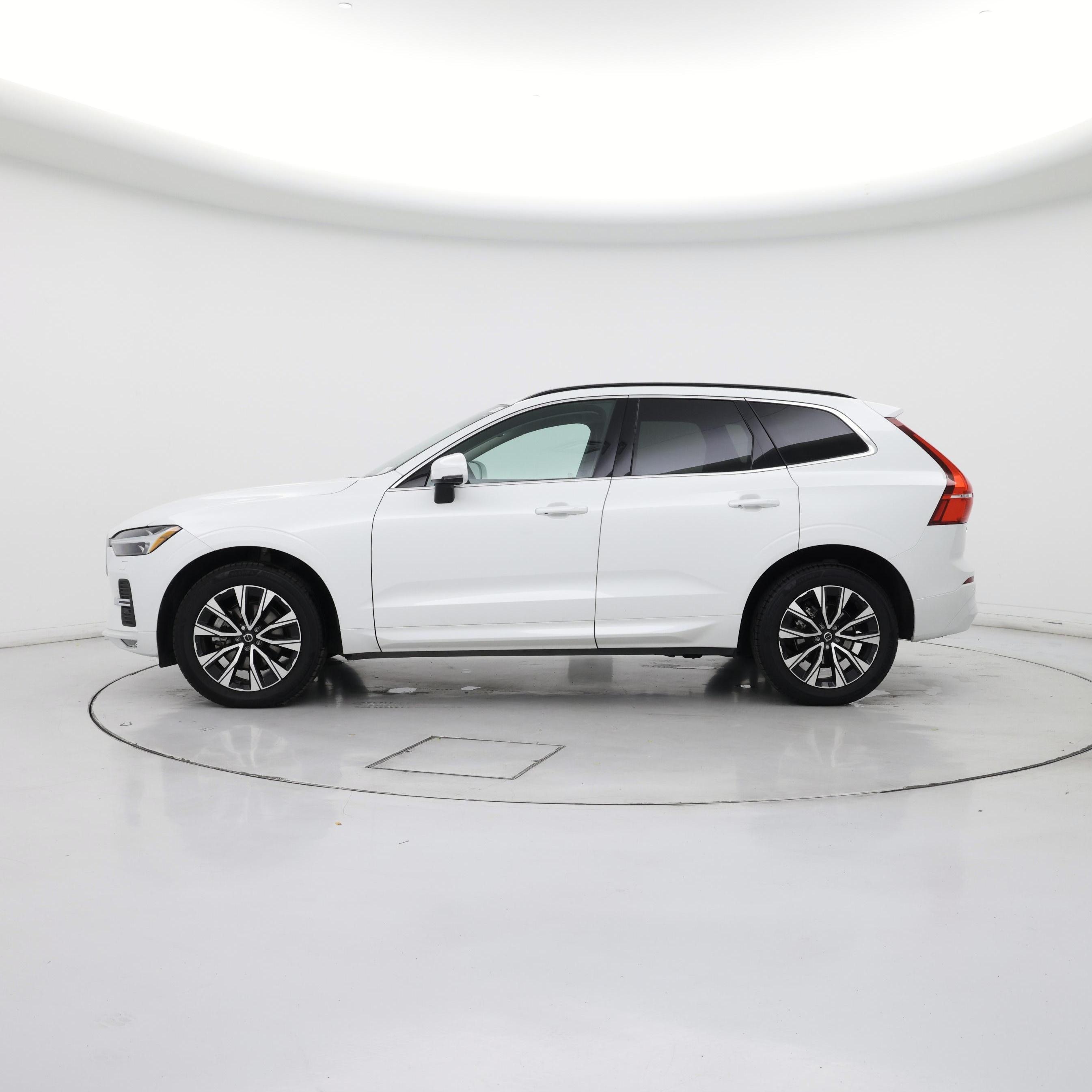 Thumbnail: 2023 Volvo XC60 - 3