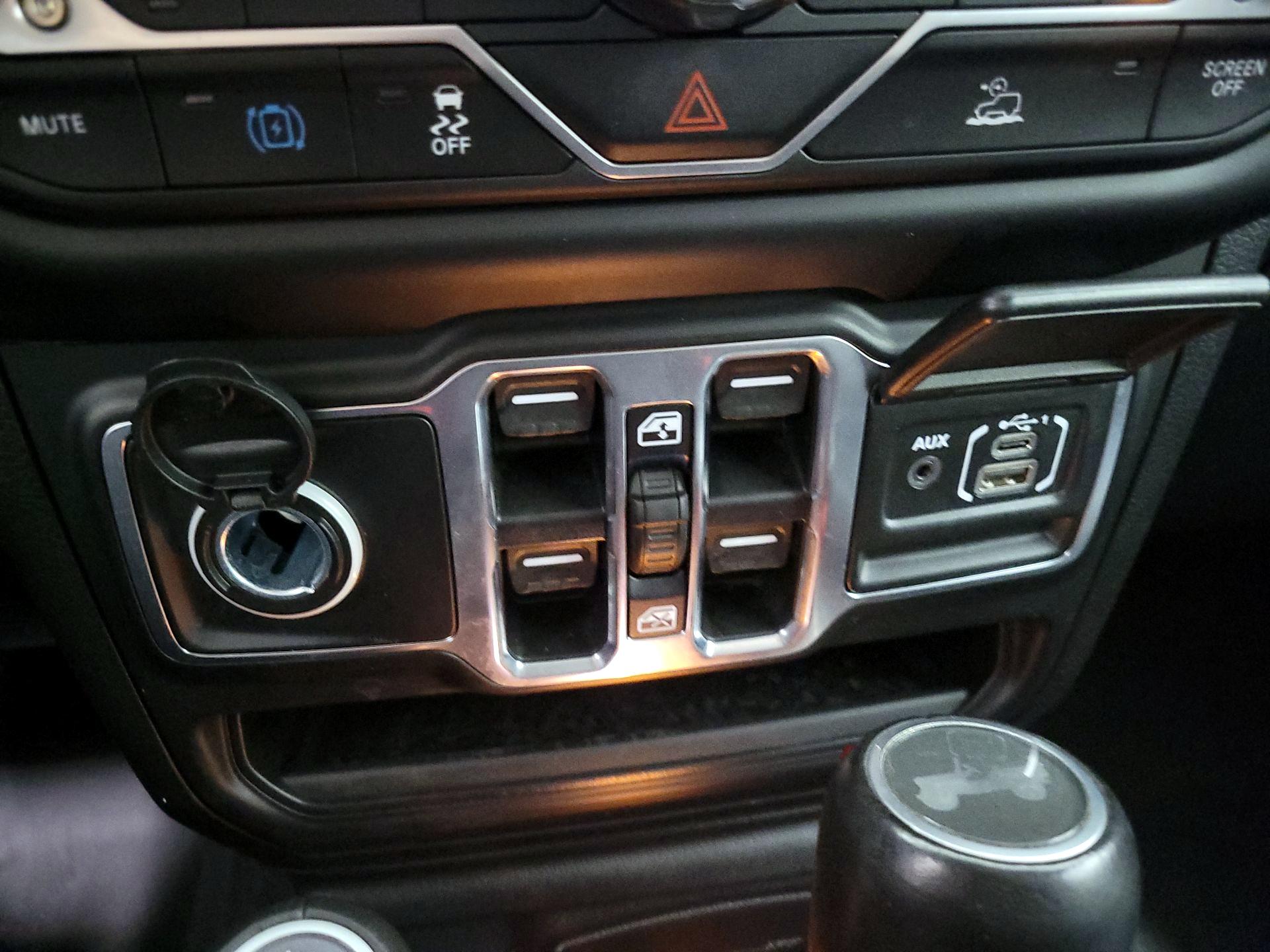 Thumbnail: 2023 Jeep Wrangler - 19