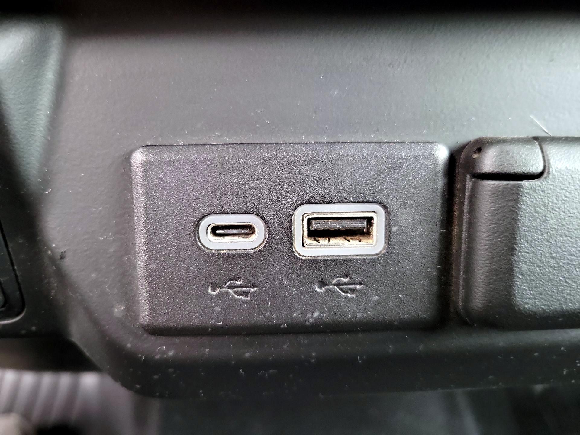 Thumbnail: 2021 GMC Sierra 2500 - 19