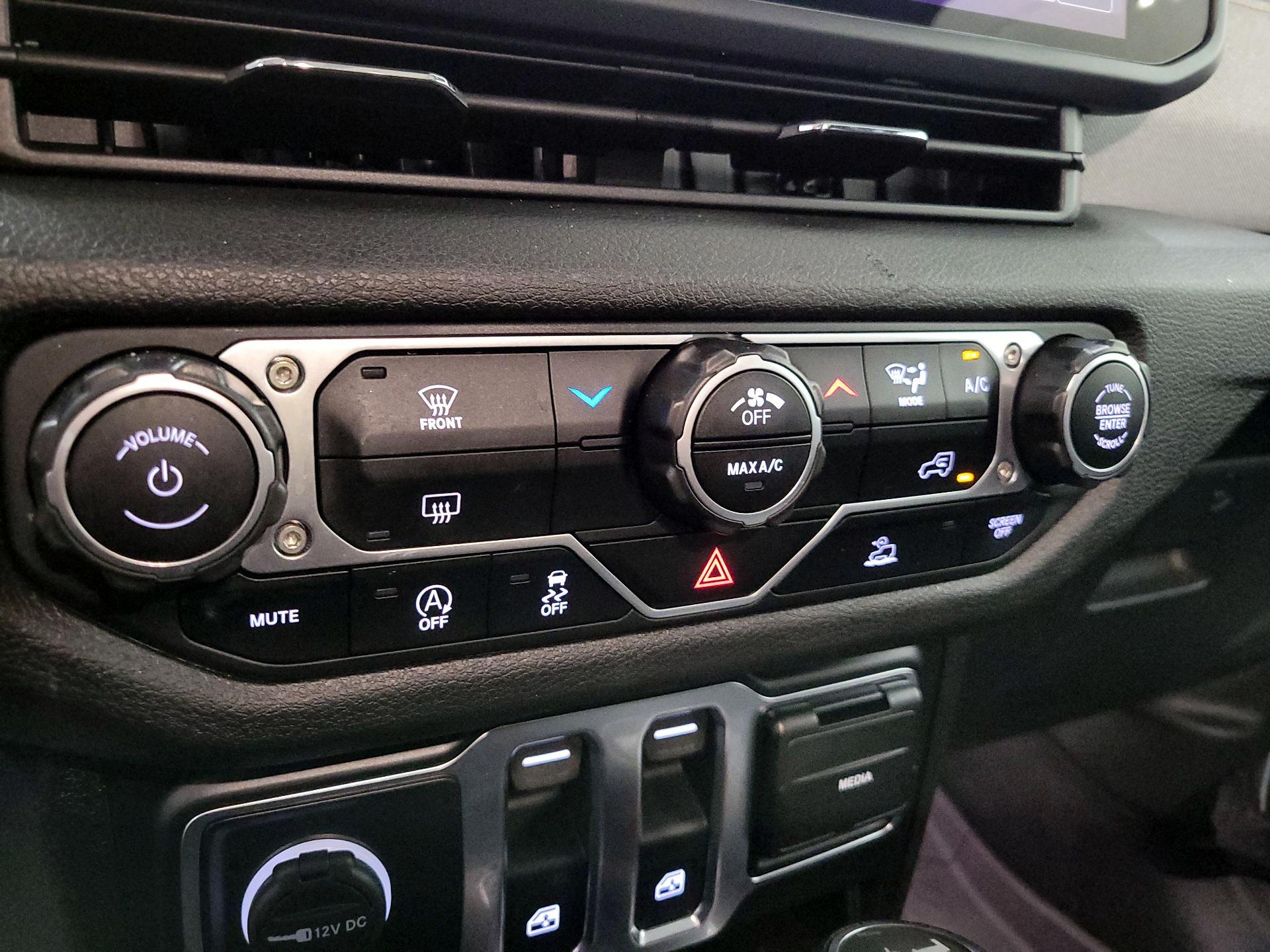 Thumbnail: 2024 Jeep Wrangler - 16