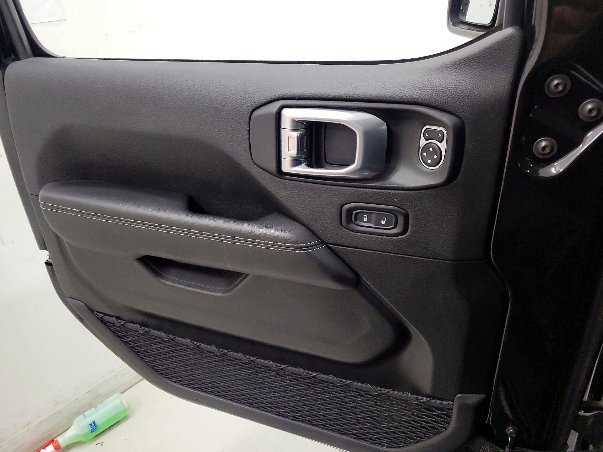 Thumbnail: 2021 Jeep Wrangler - 12