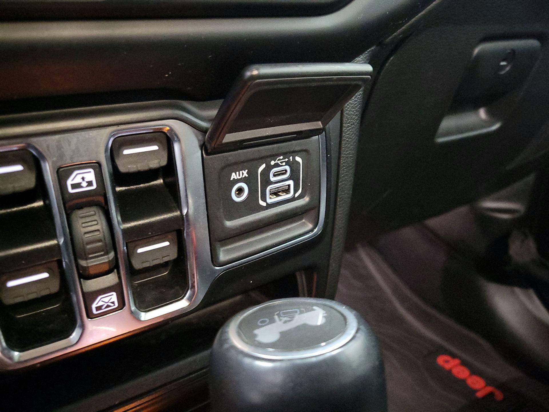 Thumbnail: 2021 Jeep Wrangler - 19