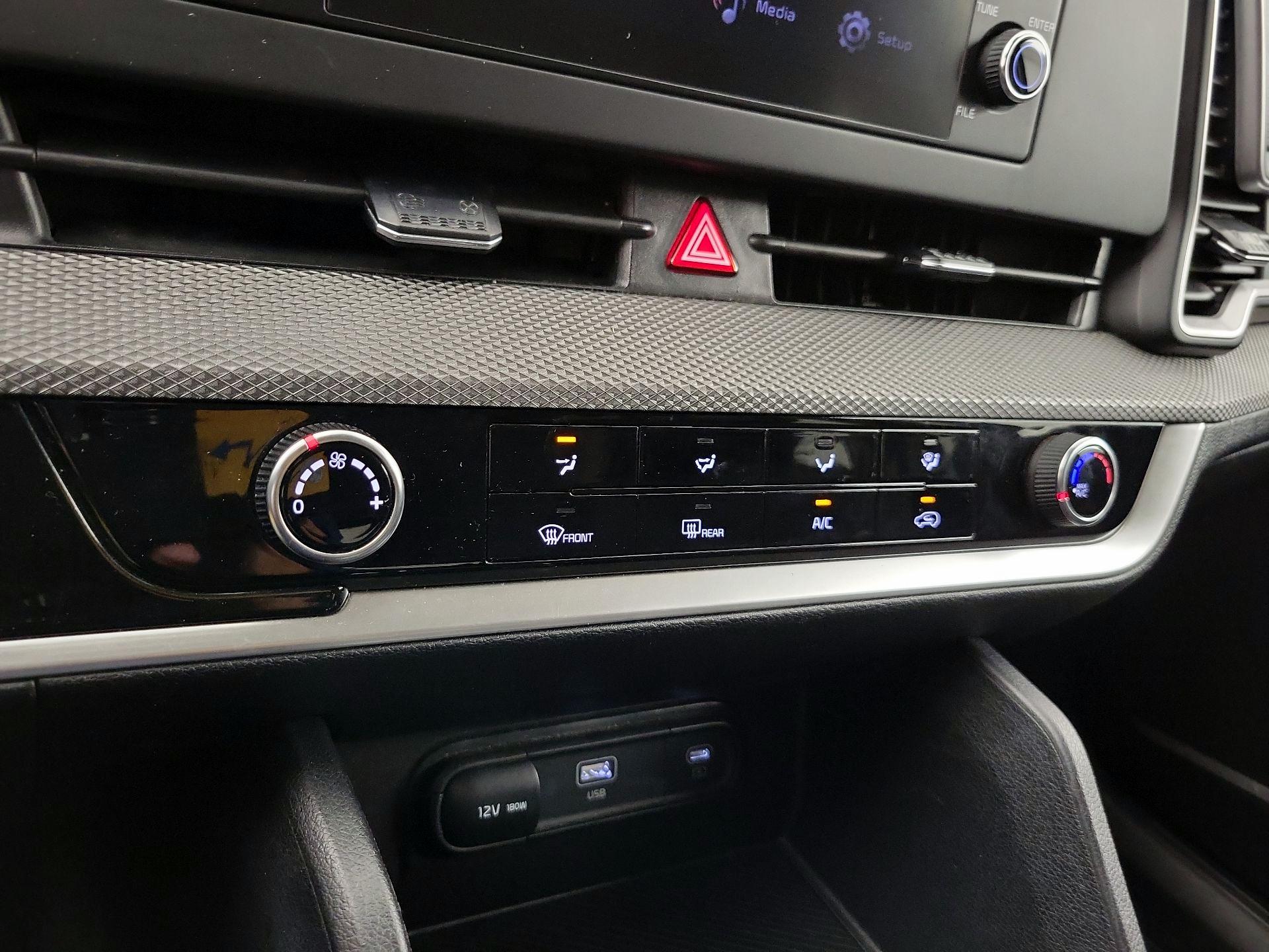 Thumbnail: 2023 Kia Sportage - 16