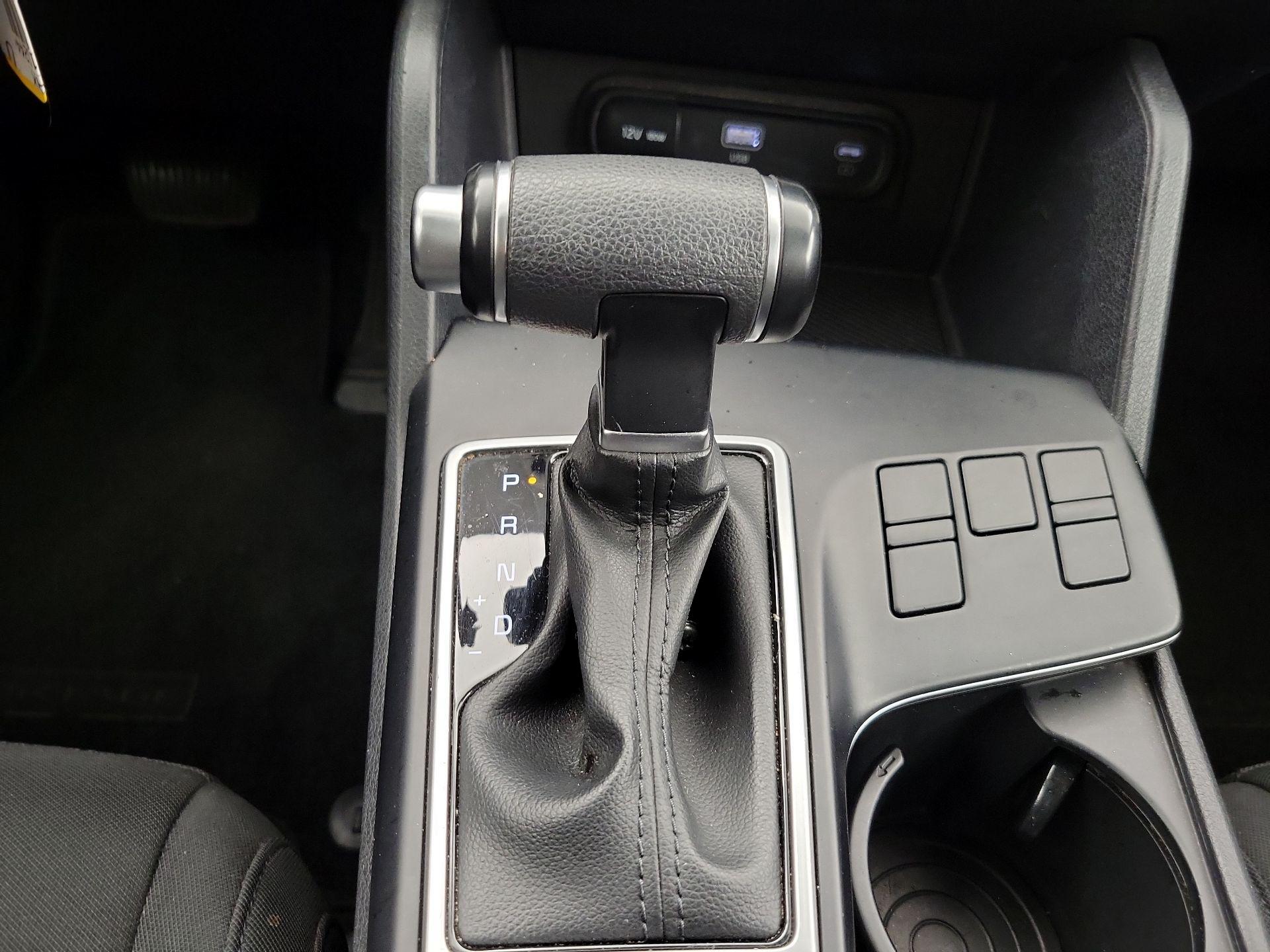 Thumbnail: 2023 Kia Sportage - 17