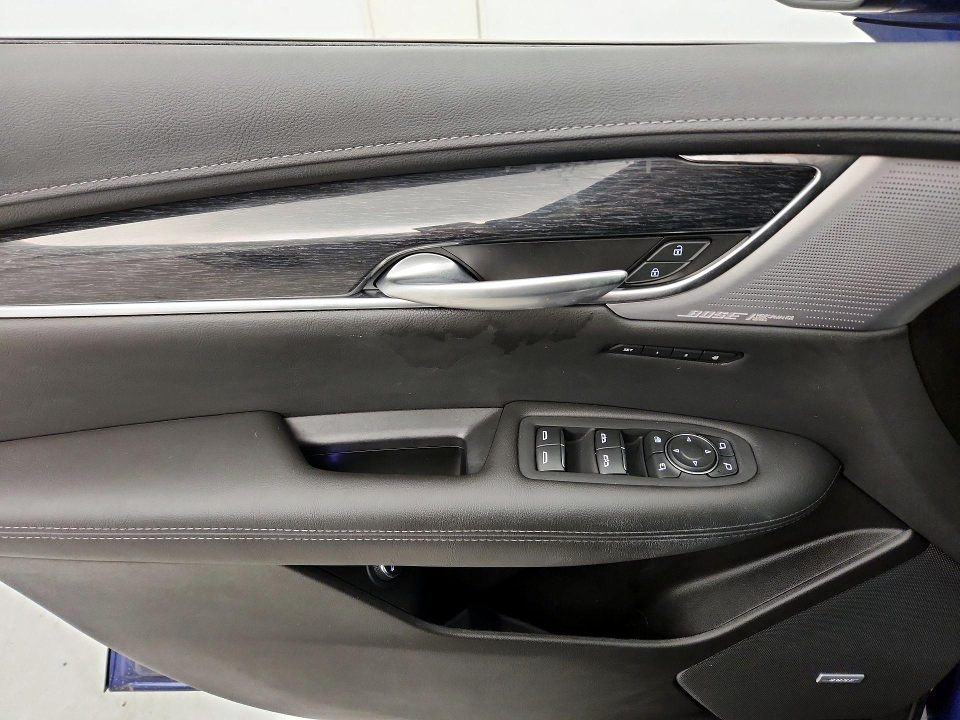 Thumbnail: 2023 Cadillac XT5 - 12