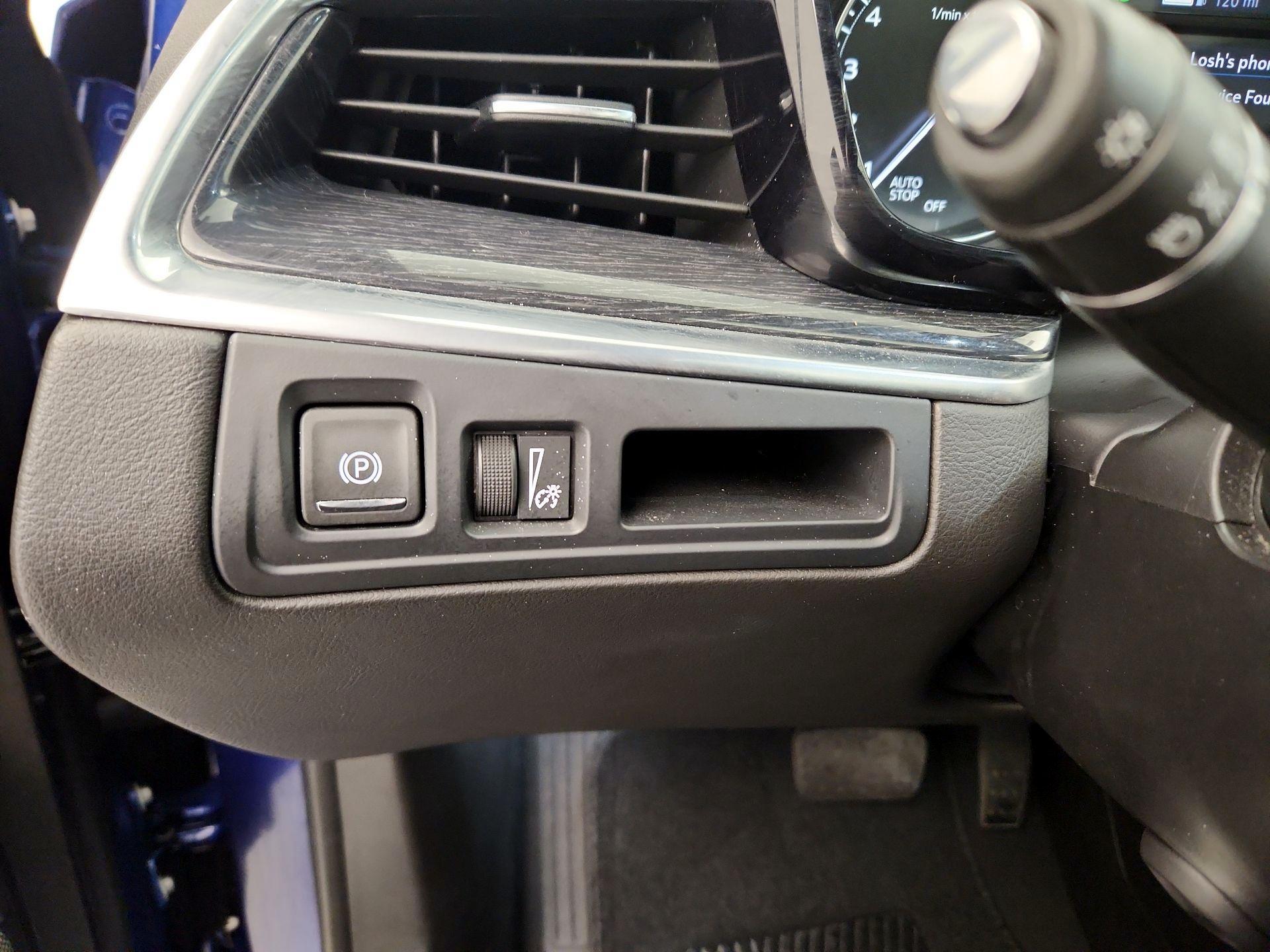 Thumbnail: 2023 Cadillac XT5 - 13