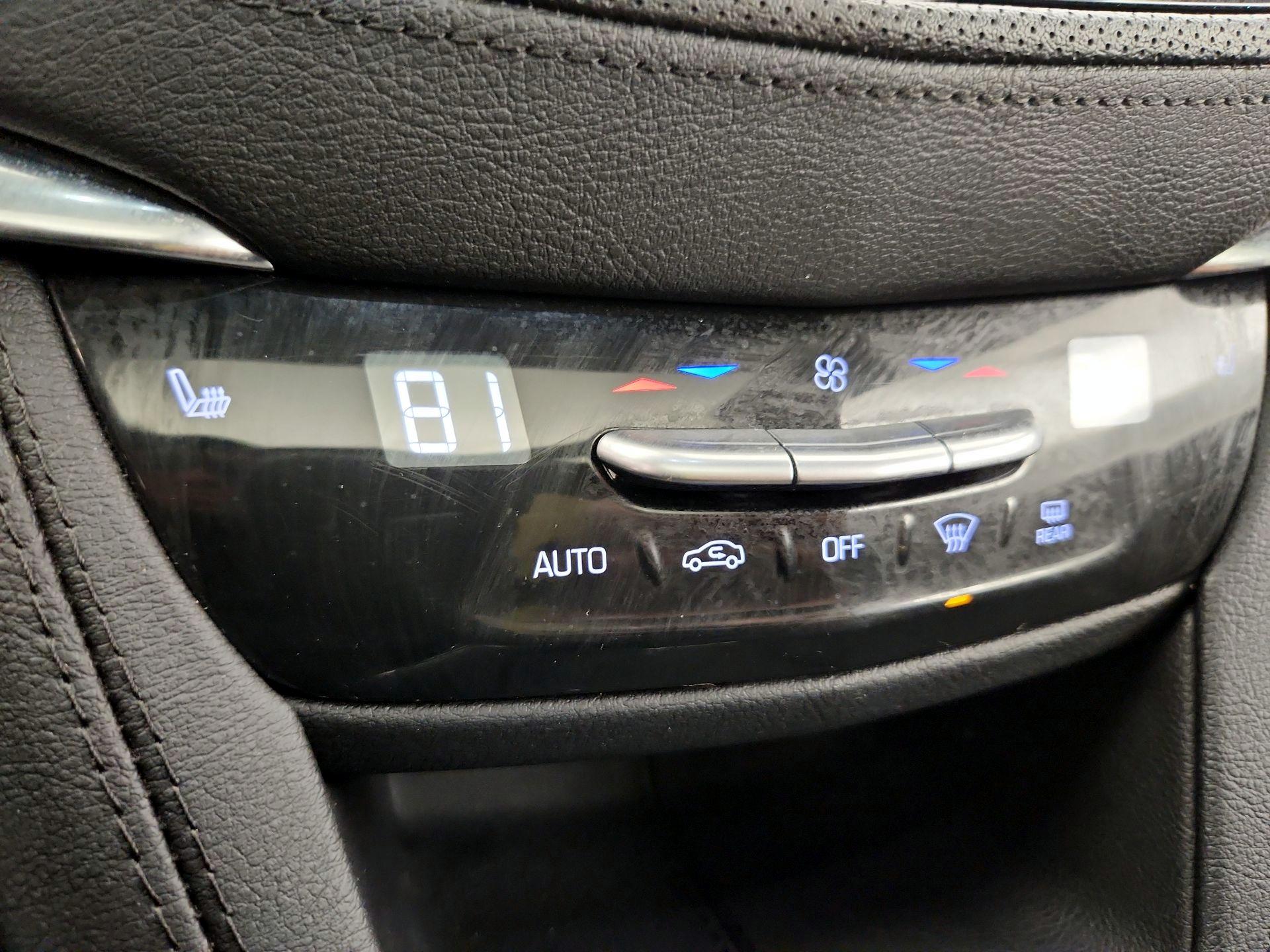 Thumbnail: 2023 Cadillac XT5 - 17