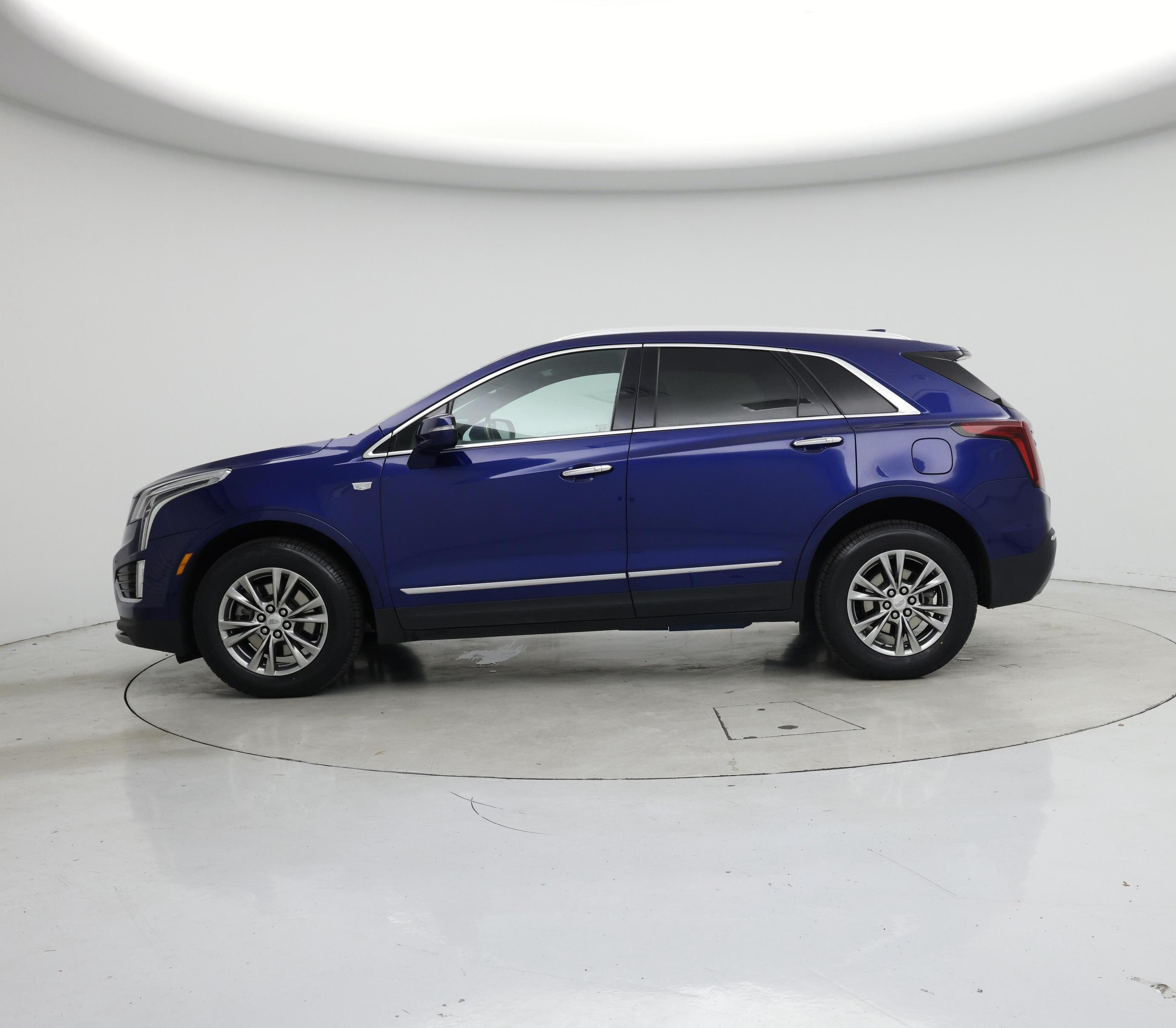 Thumbnail: 2023 Cadillac XT5 - 3
