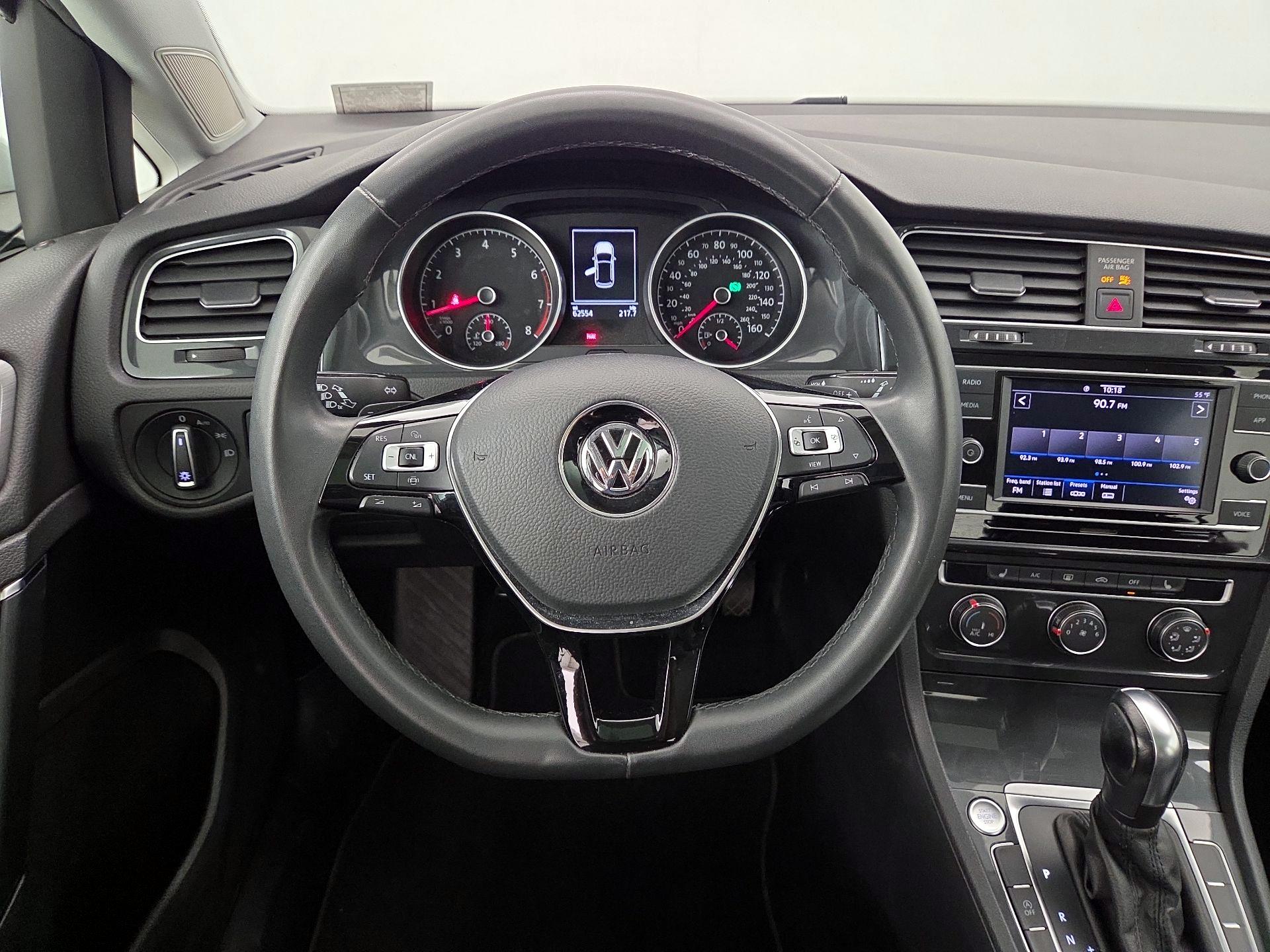 Thumbnail: 2021 Volkswagen Golf - 10
