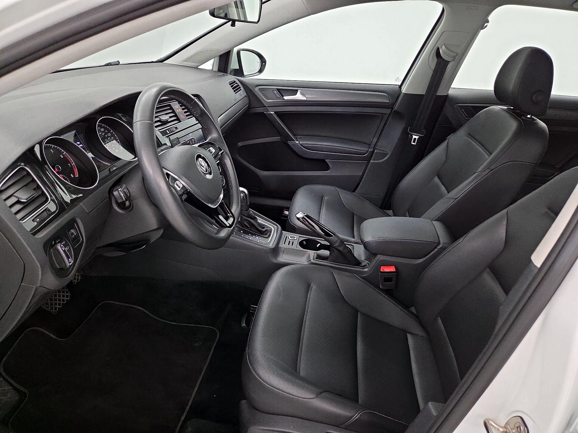 Thumbnail: 2021 Volkswagen Golf - 11