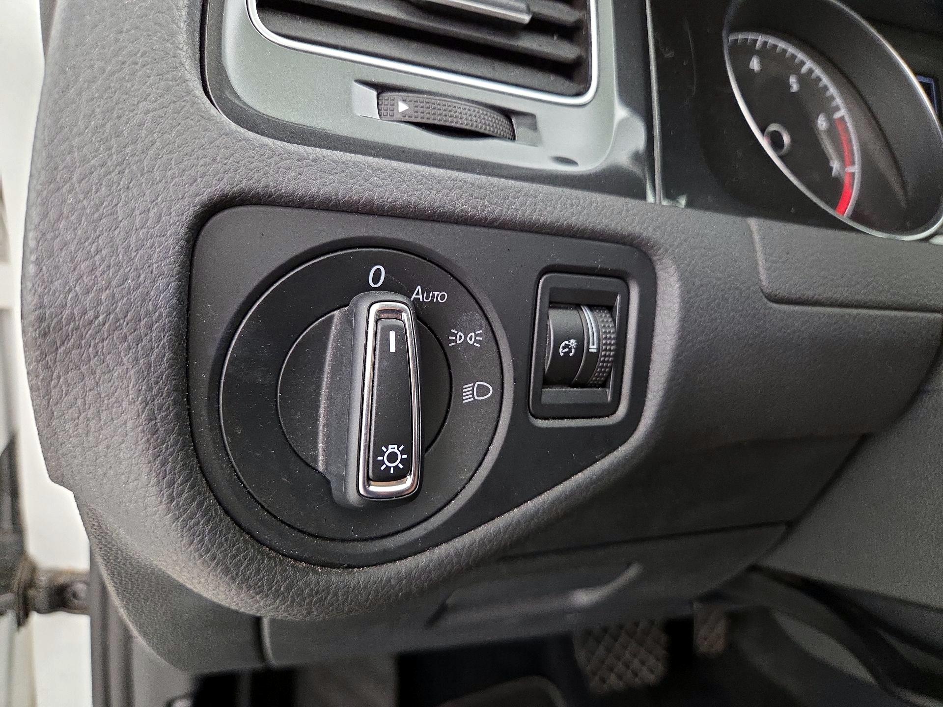 Thumbnail: 2021 Volkswagen Golf - 13