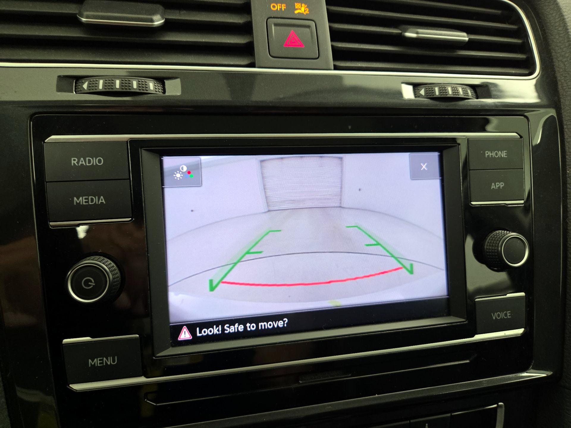 Thumbnail: 2021 Volkswagen Golf - 14