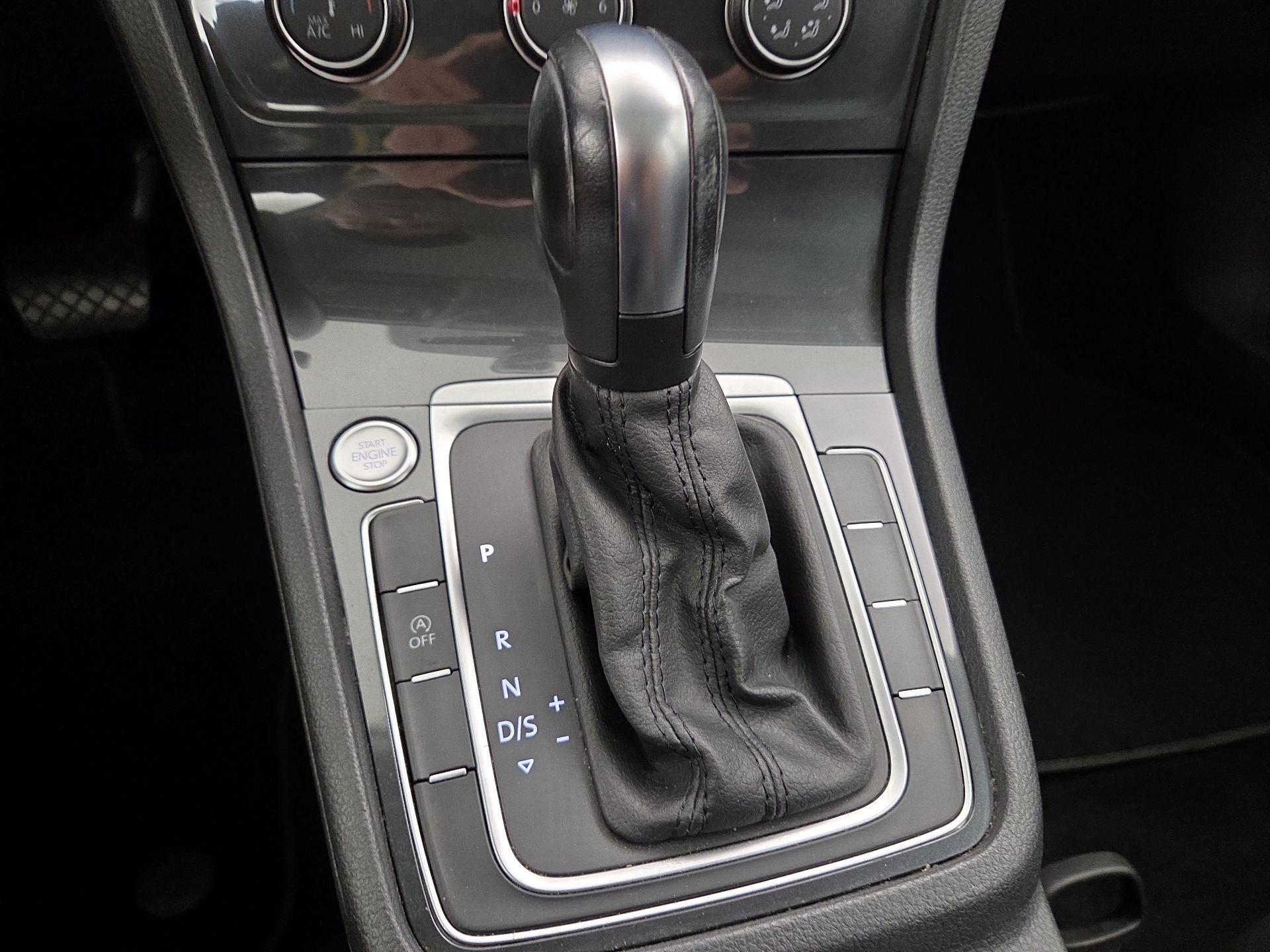 Thumbnail: 2021 Volkswagen Golf - 17