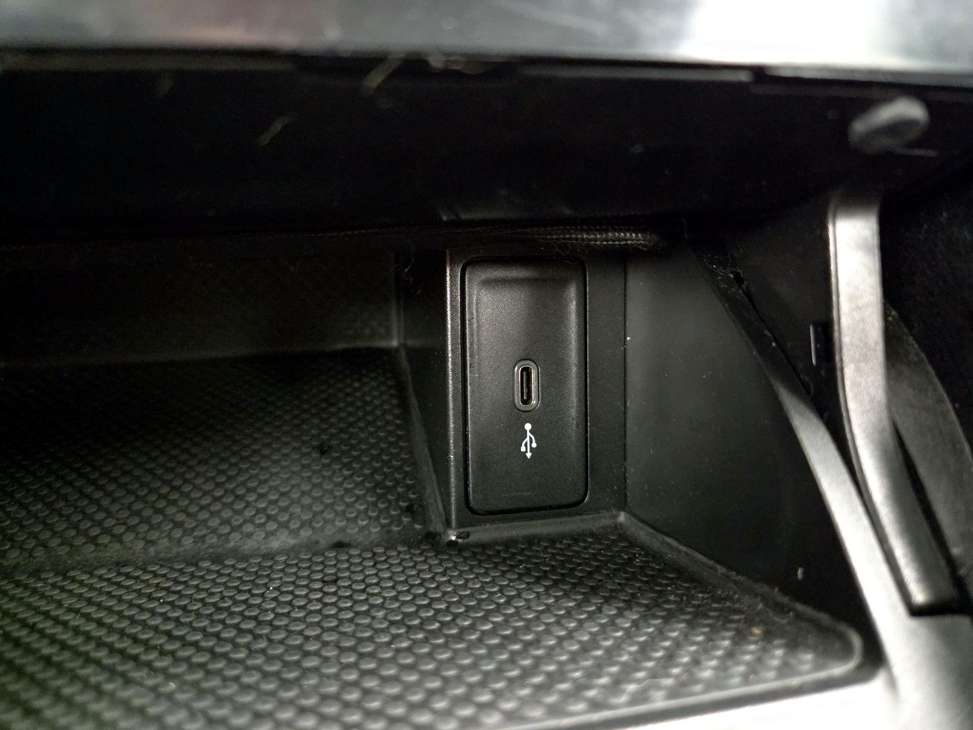 Thumbnail: 2021 Volkswagen Golf - 18