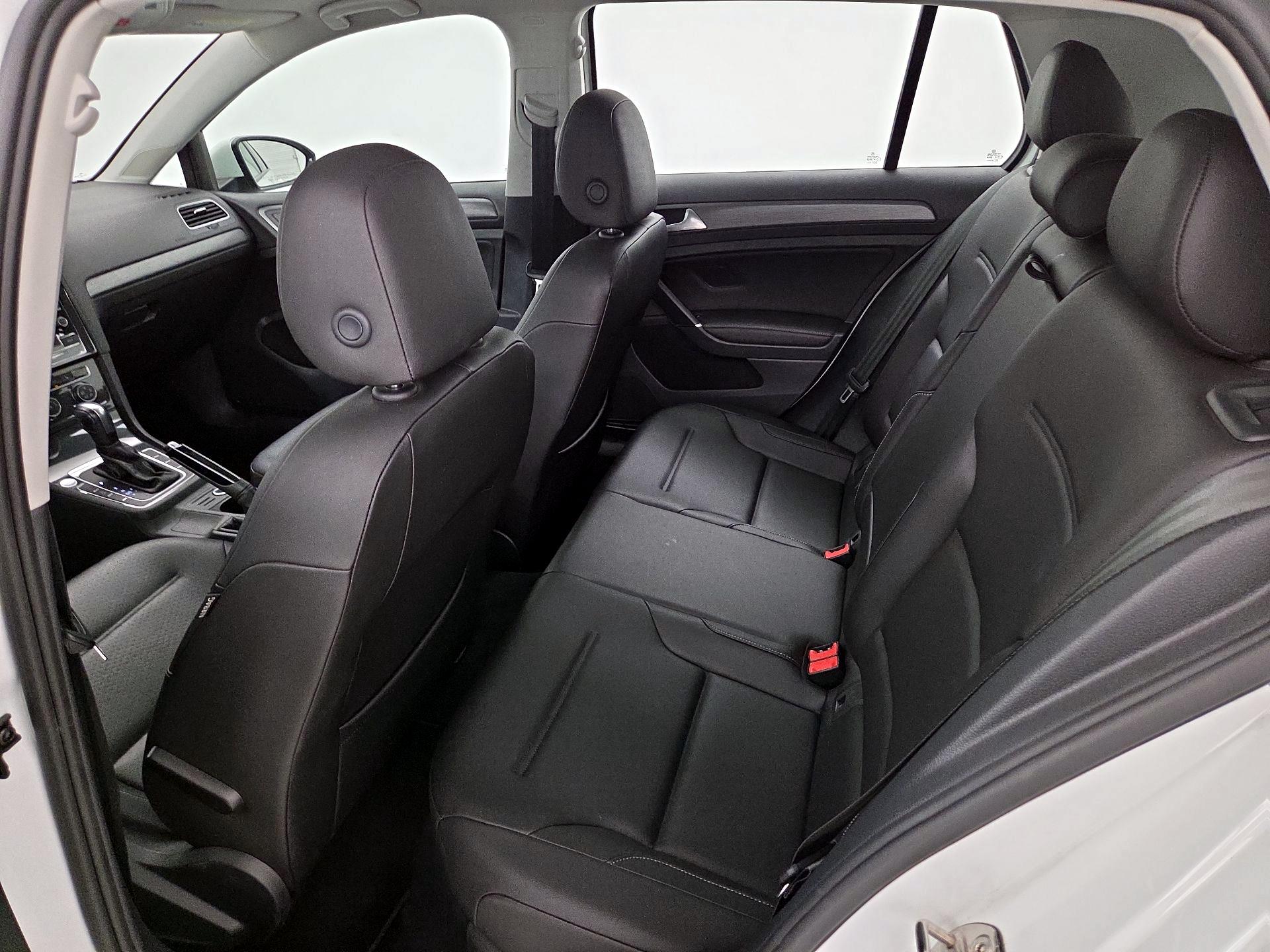 Thumbnail: 2021 Volkswagen Golf - 20