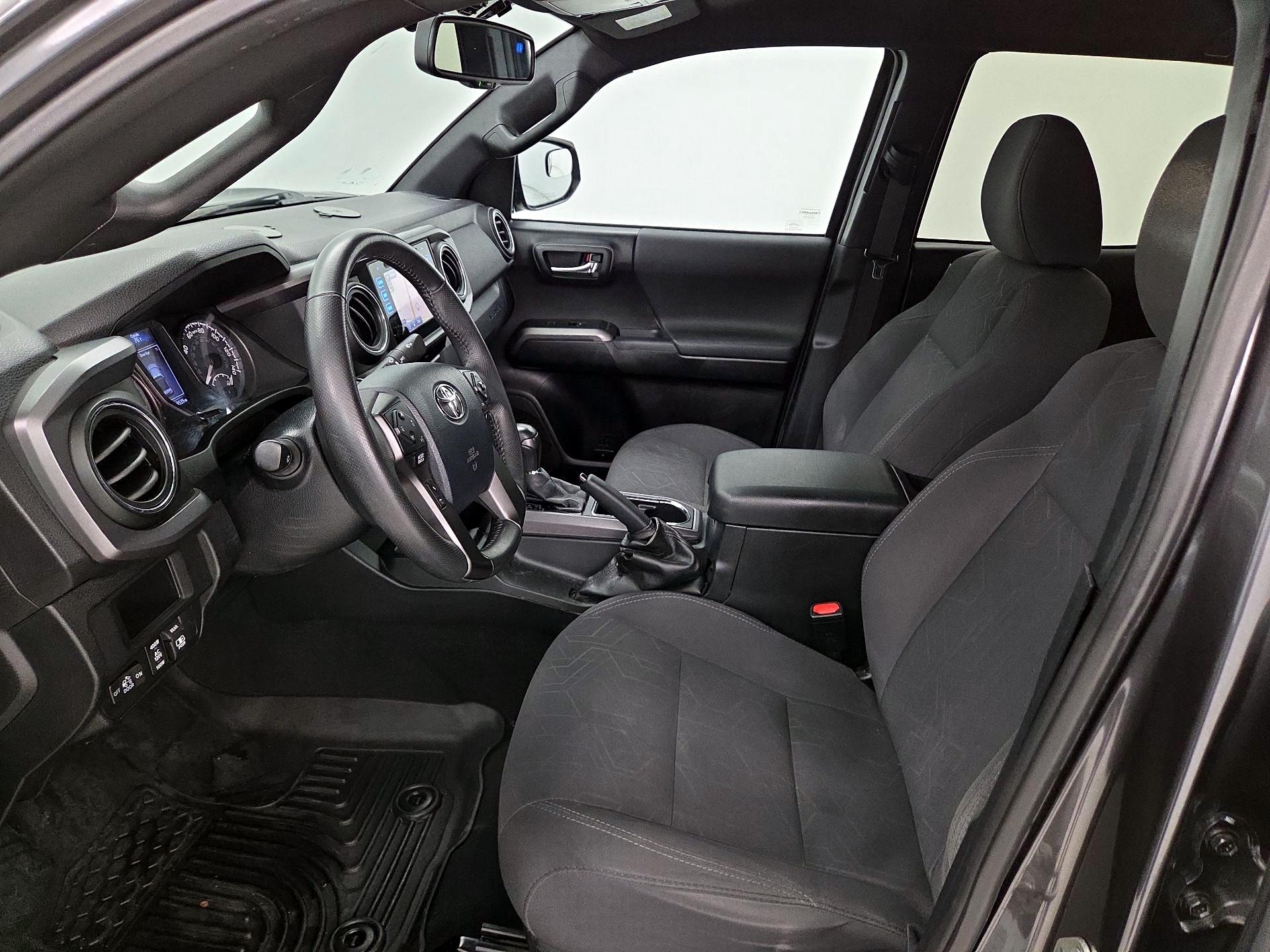 Thumbnail: 2017 Toyota Tacoma - 11