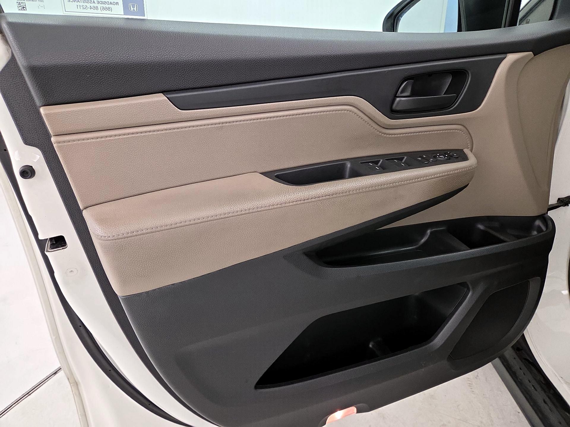 Thumbnail: 2018 Honda Odyssey - 12