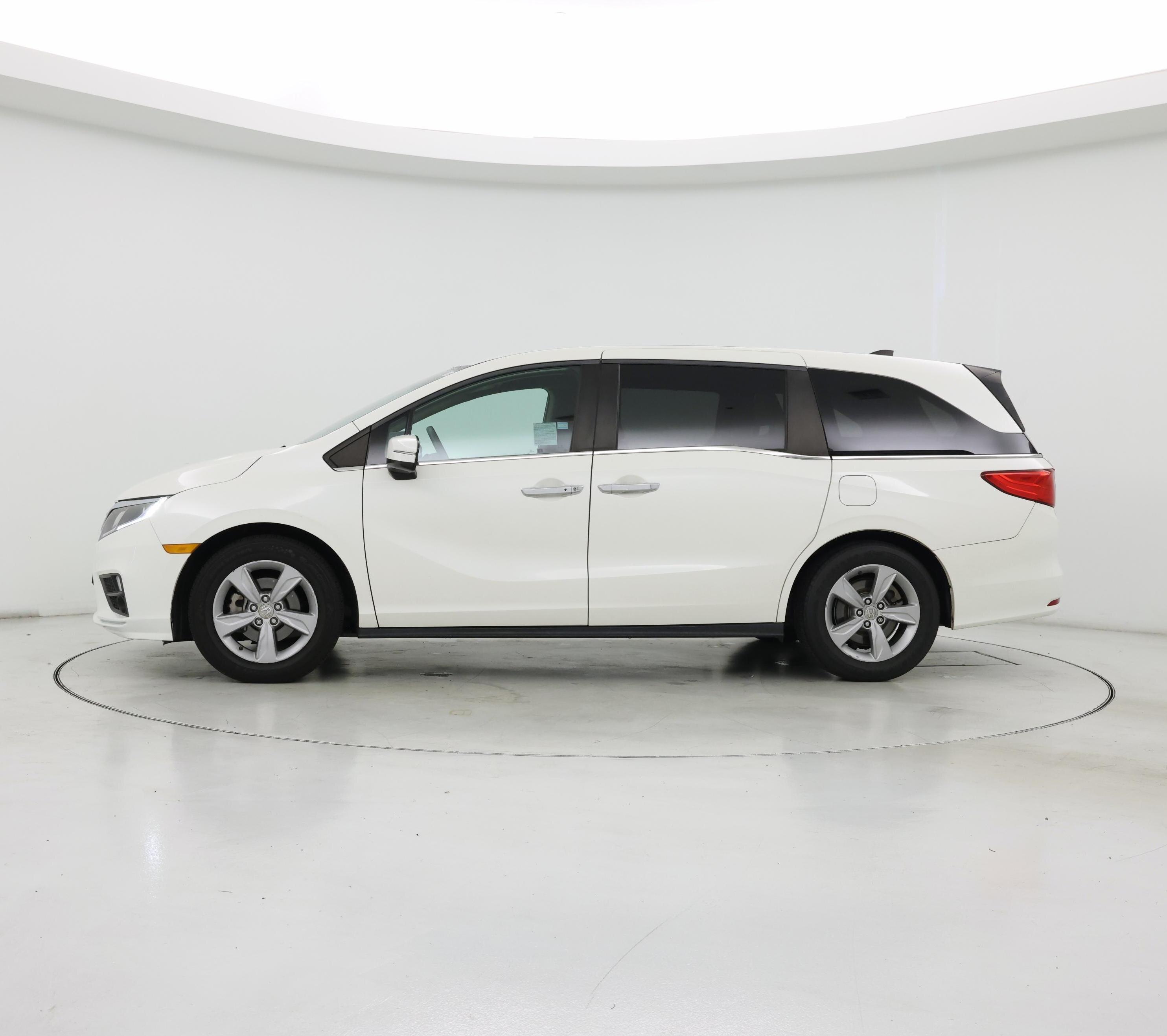 Thumbnail: 2018 Honda Odyssey - 3
