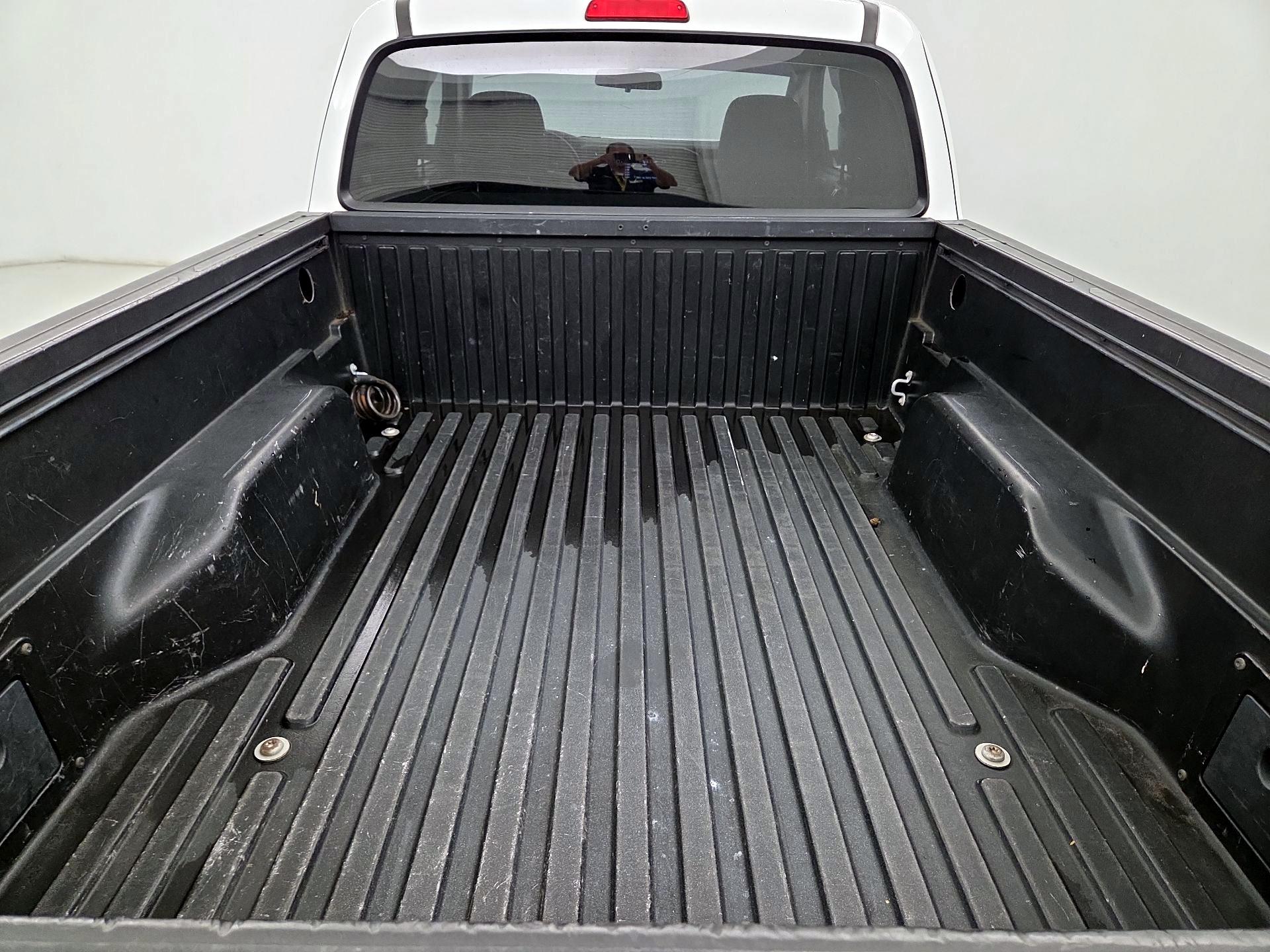 Thumbnail: 2017 Toyota Tacoma - 18