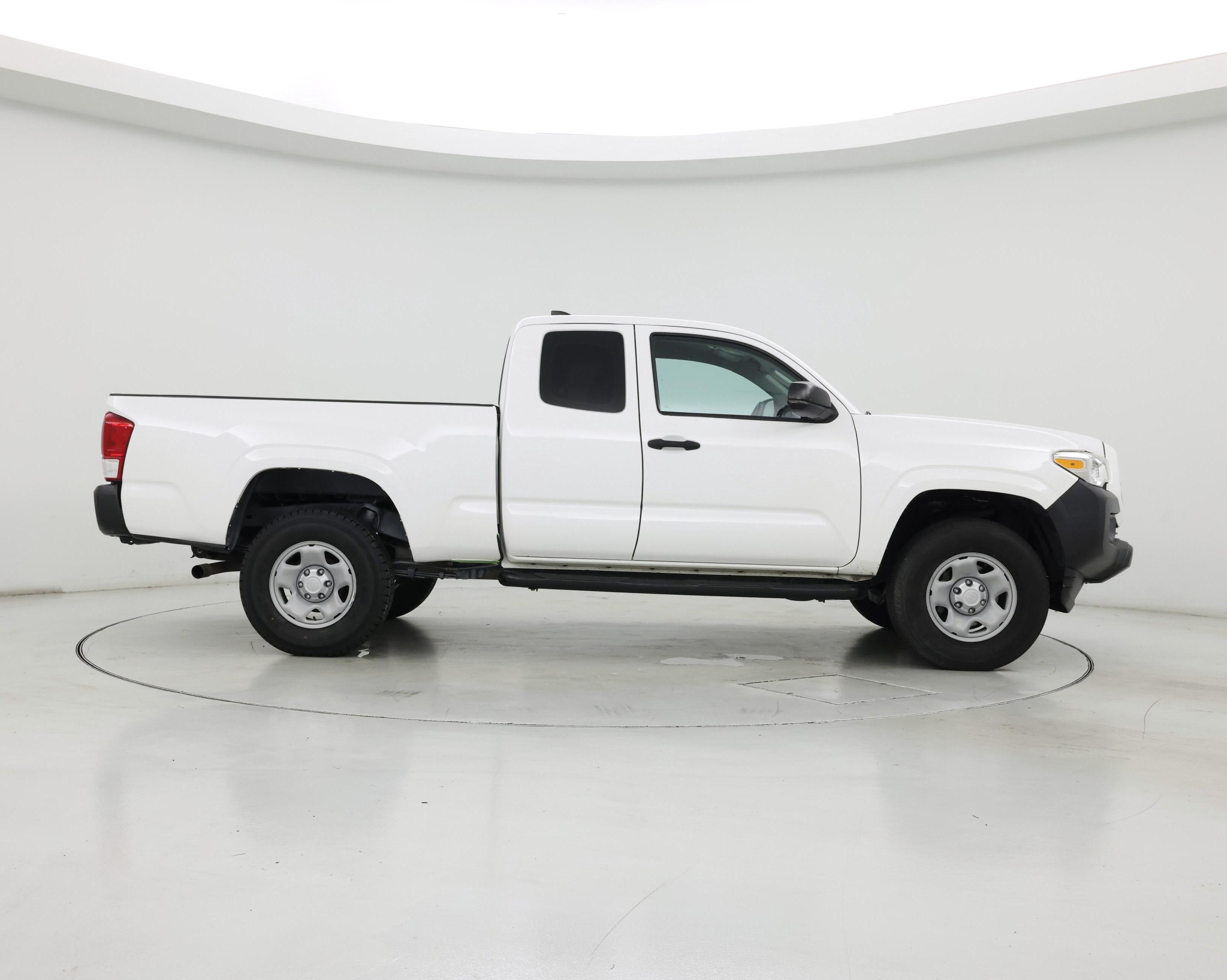 Thumbnail: 2017 Toyota Tacoma - 7