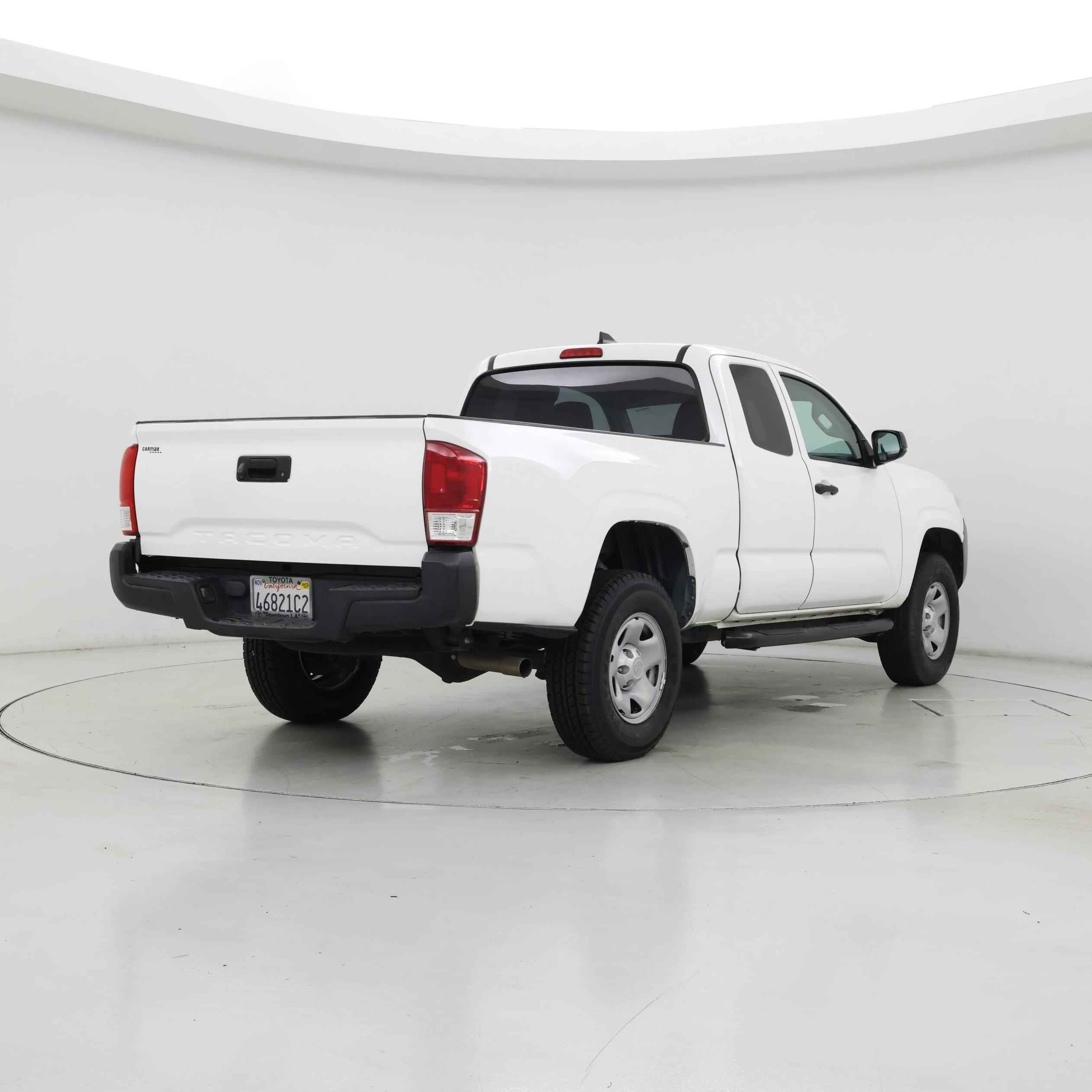 Thumbnail: 2017 Toyota Tacoma - 8