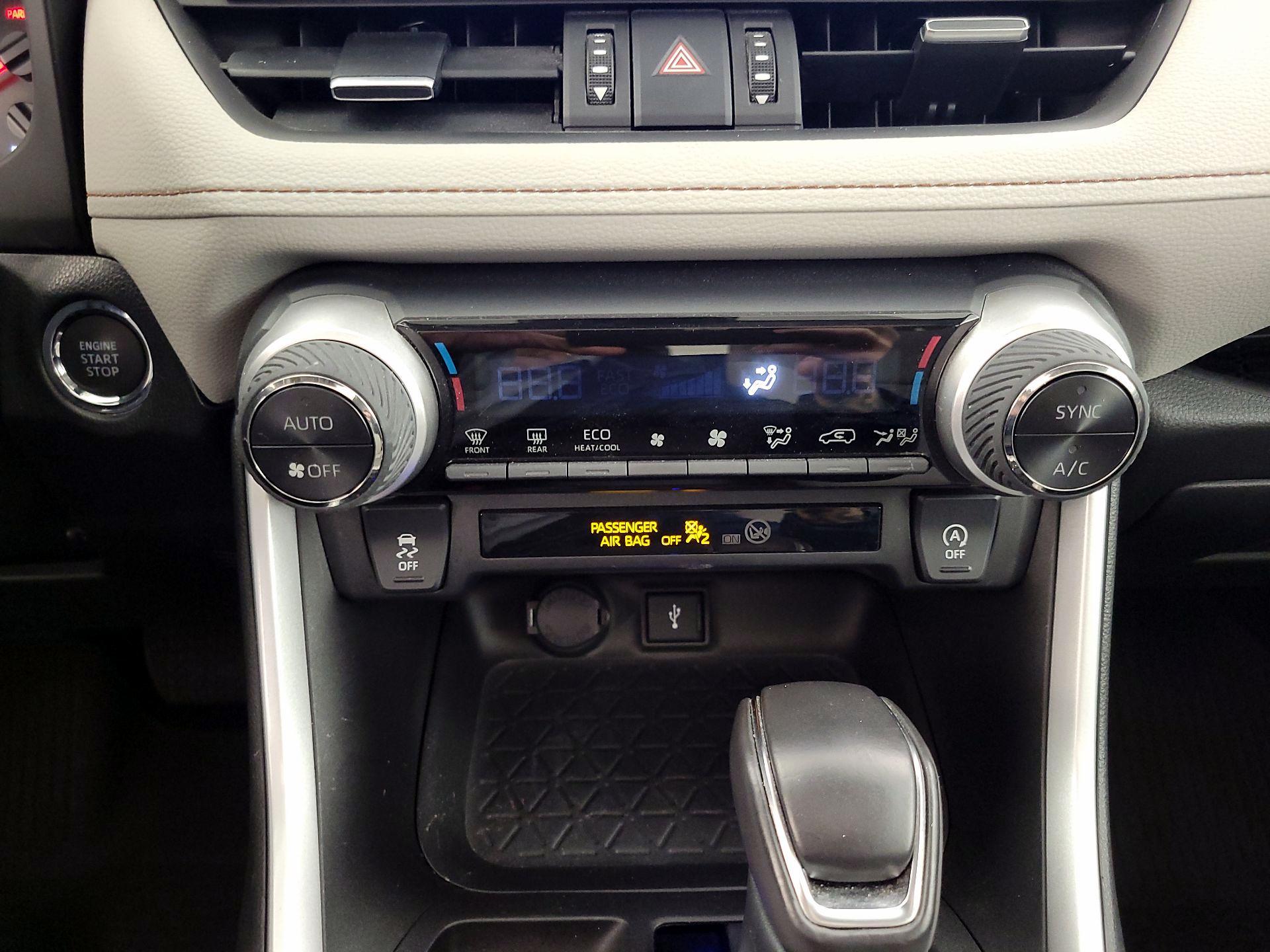 Thumbnail: 2022 Toyota RAV4 - 16