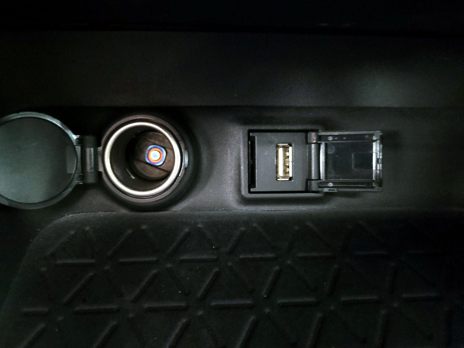 Thumbnail: 2022 Toyota RAV4 - 18