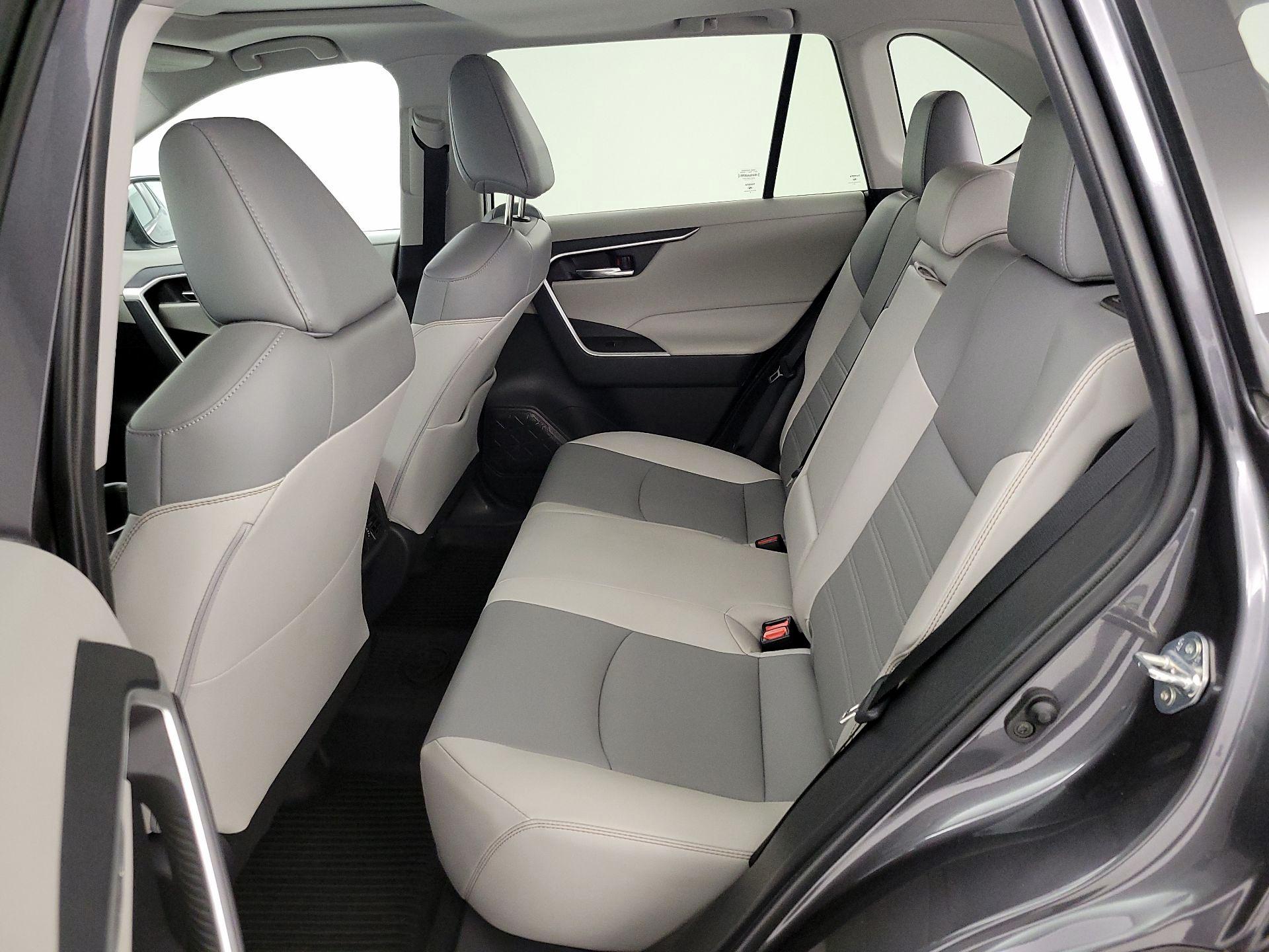 Thumbnail: 2022 Toyota RAV4 - 20