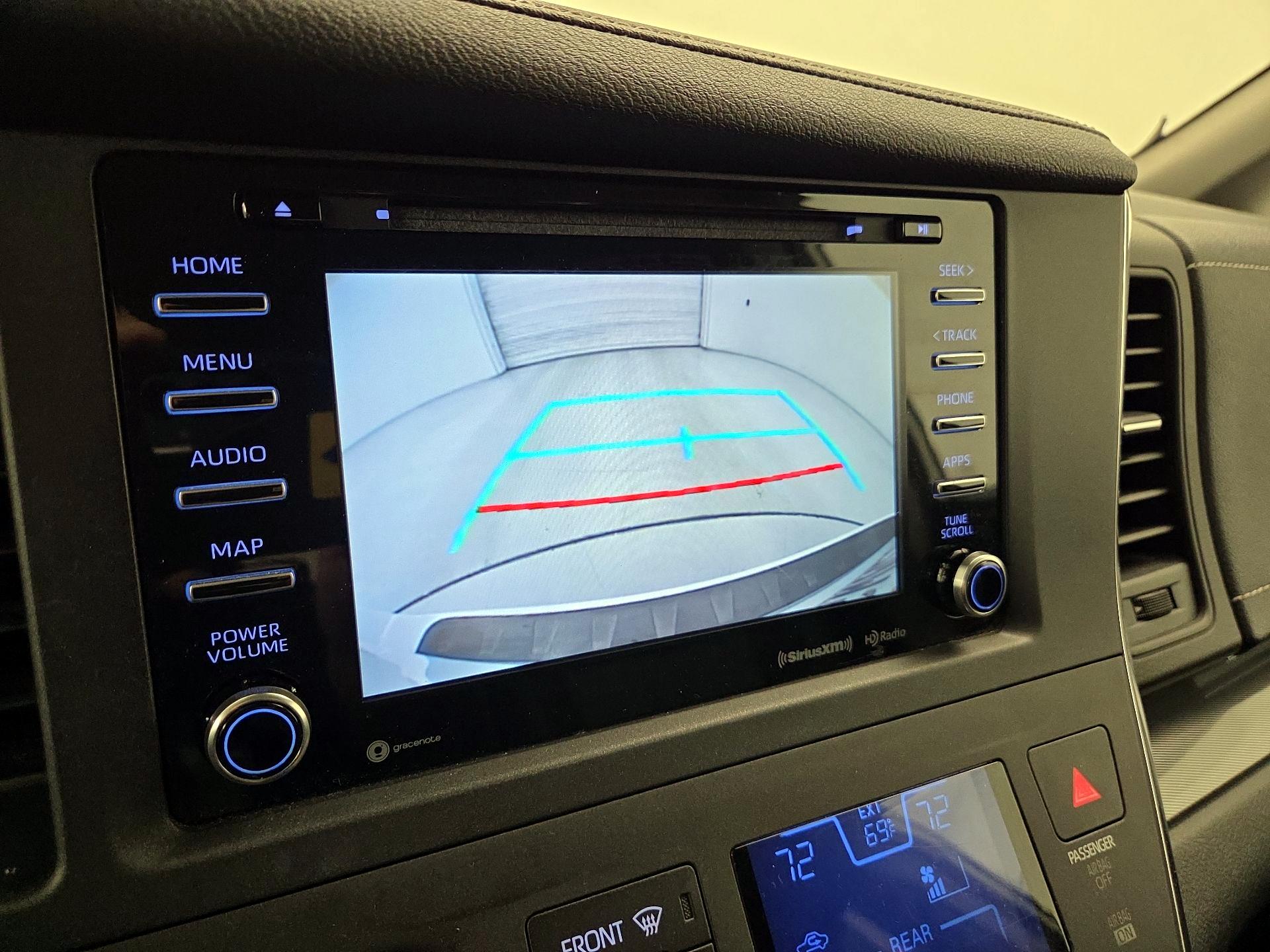 Thumbnail: 2019 Toyota Sienna - 14