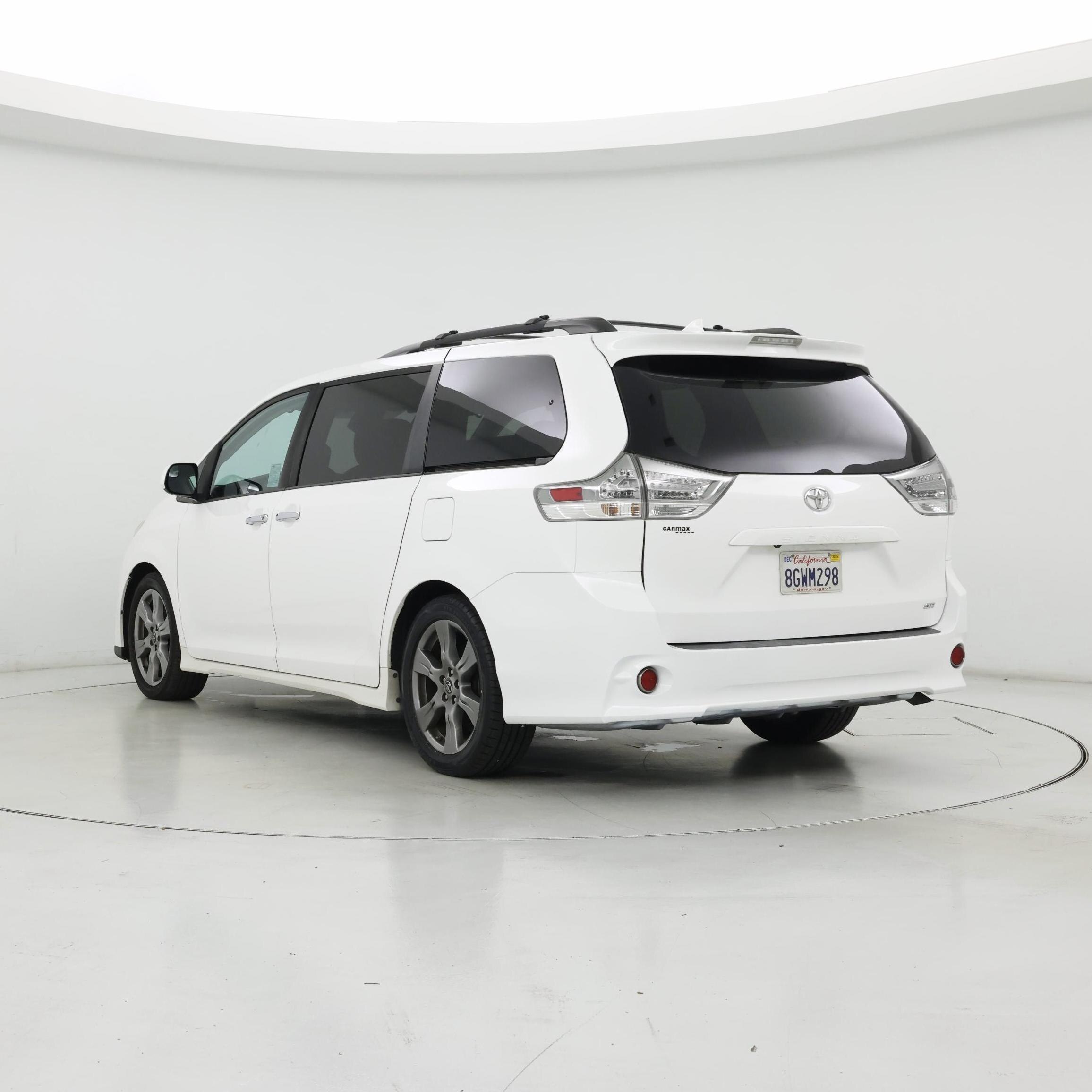 Thumbnail: 2019 Toyota Sienna - 2