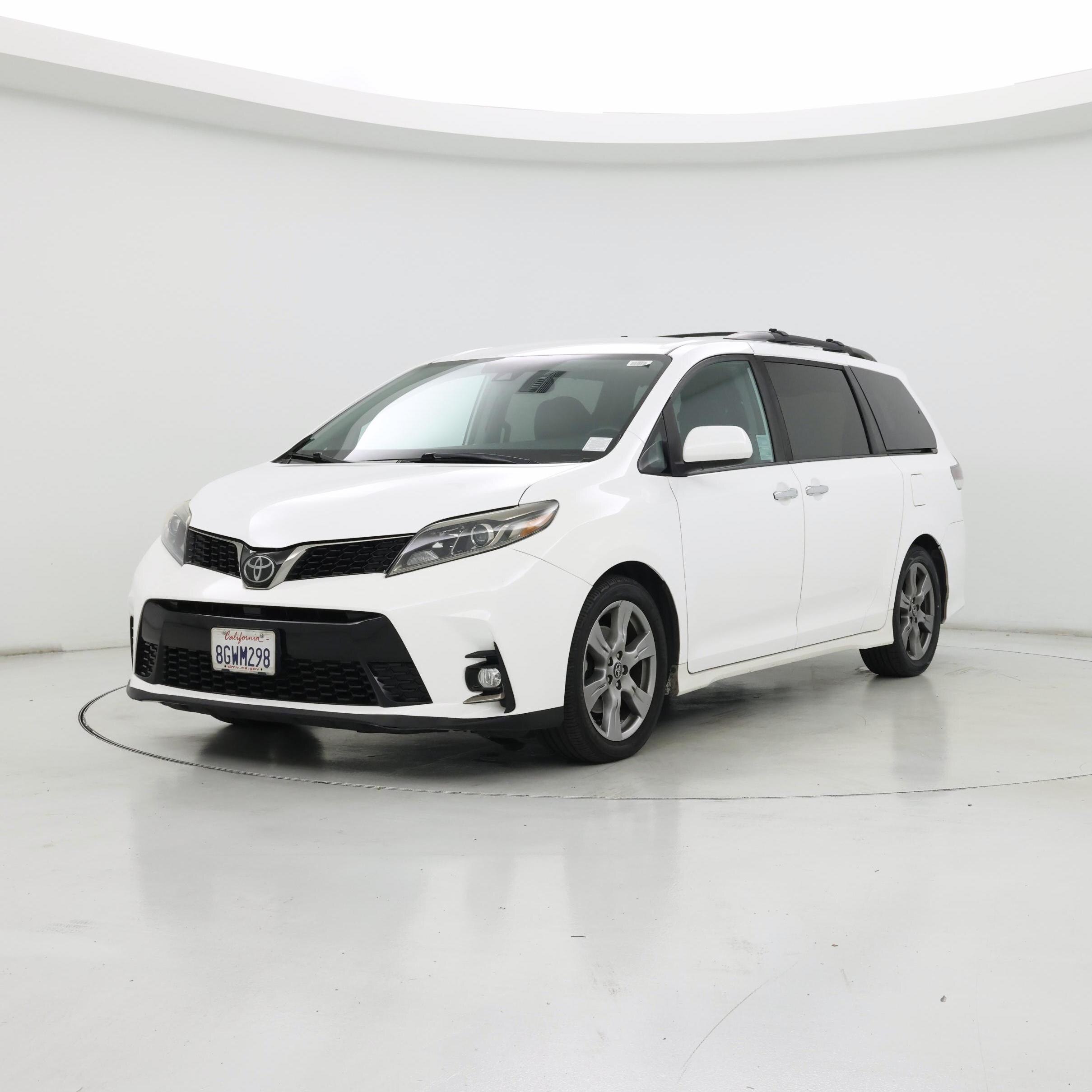 Thumbnail: 2019 Toyota Sienna - 4