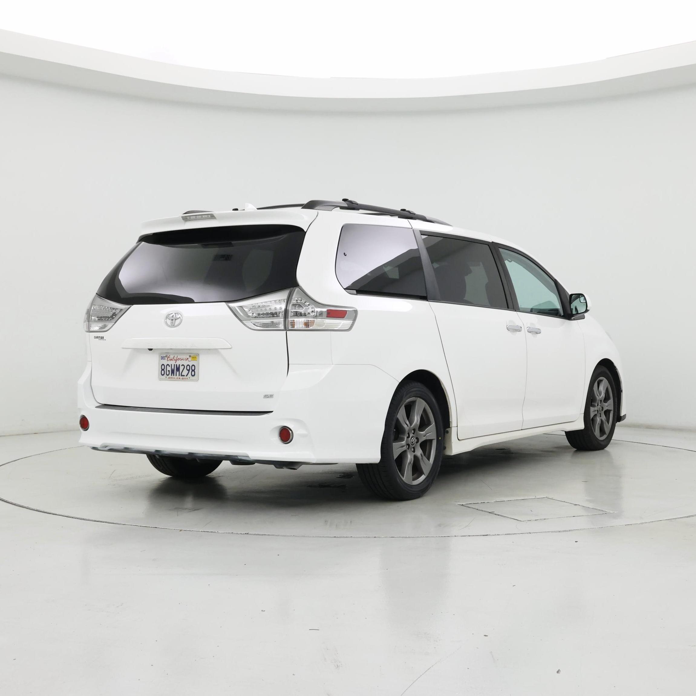 Thumbnail: 2019 Toyota Sienna - 8