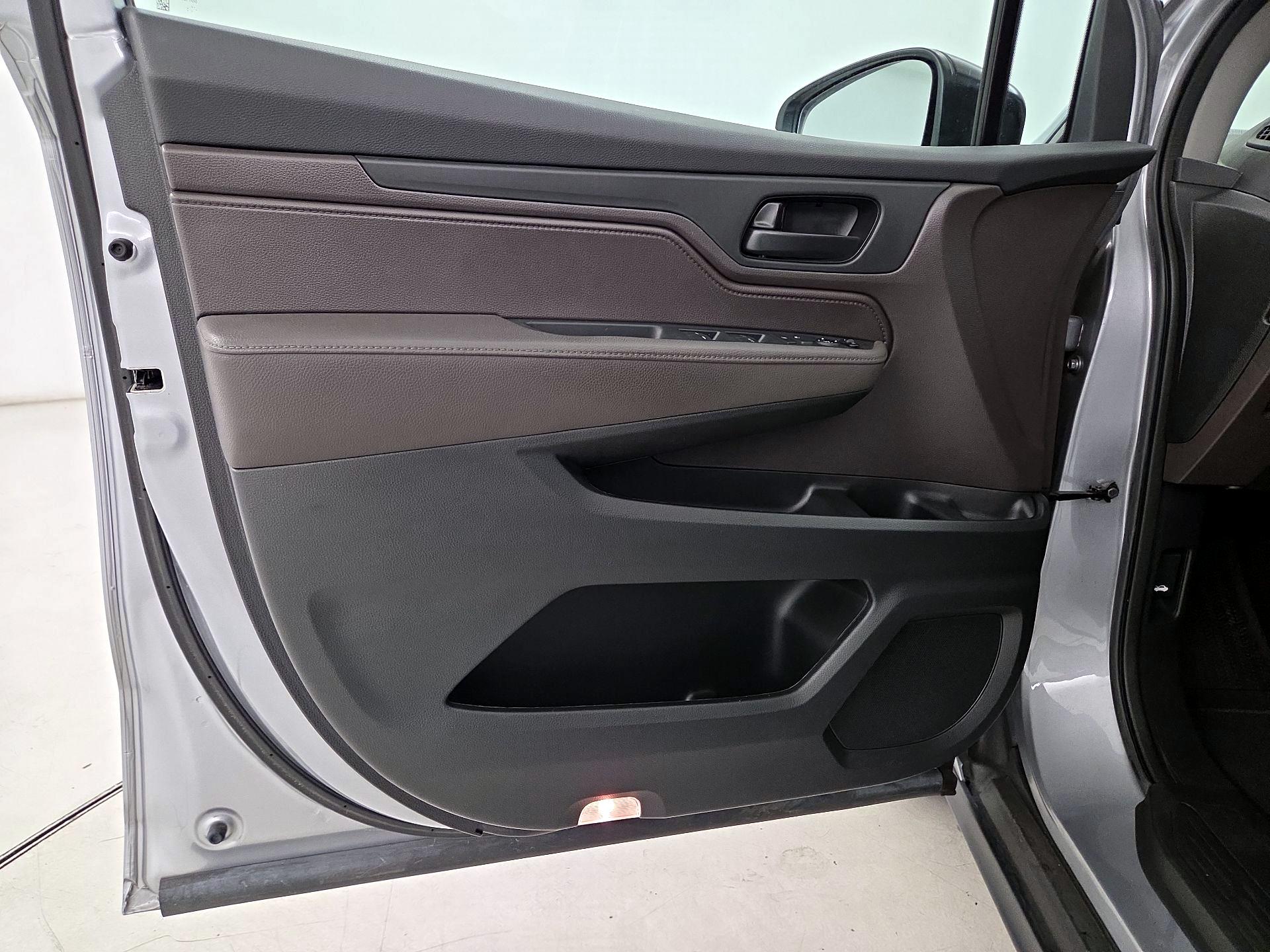 Thumbnail: 2021 Honda Odyssey - 12