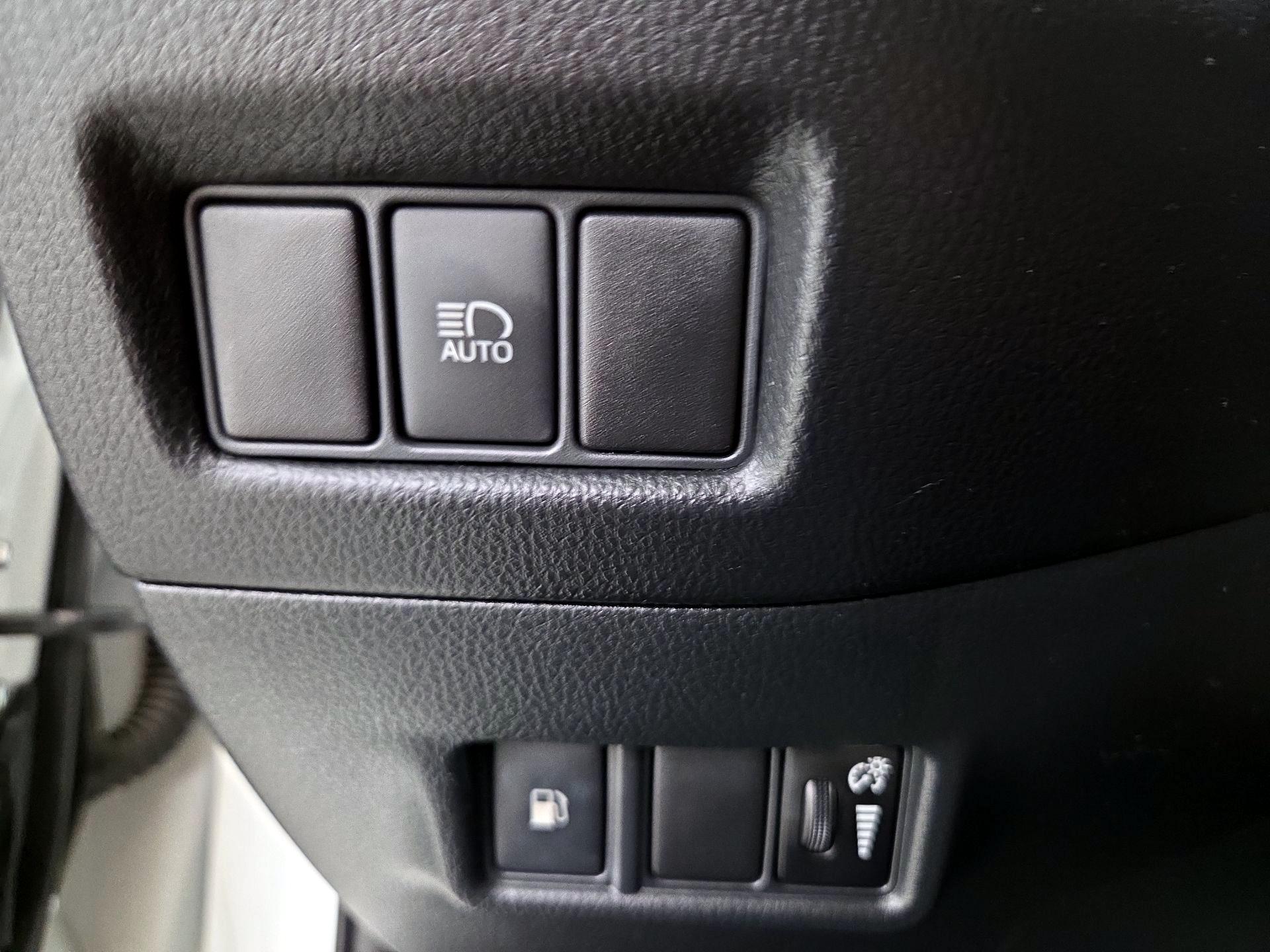 Thumbnail: 2021 Toyota C-HR - 13