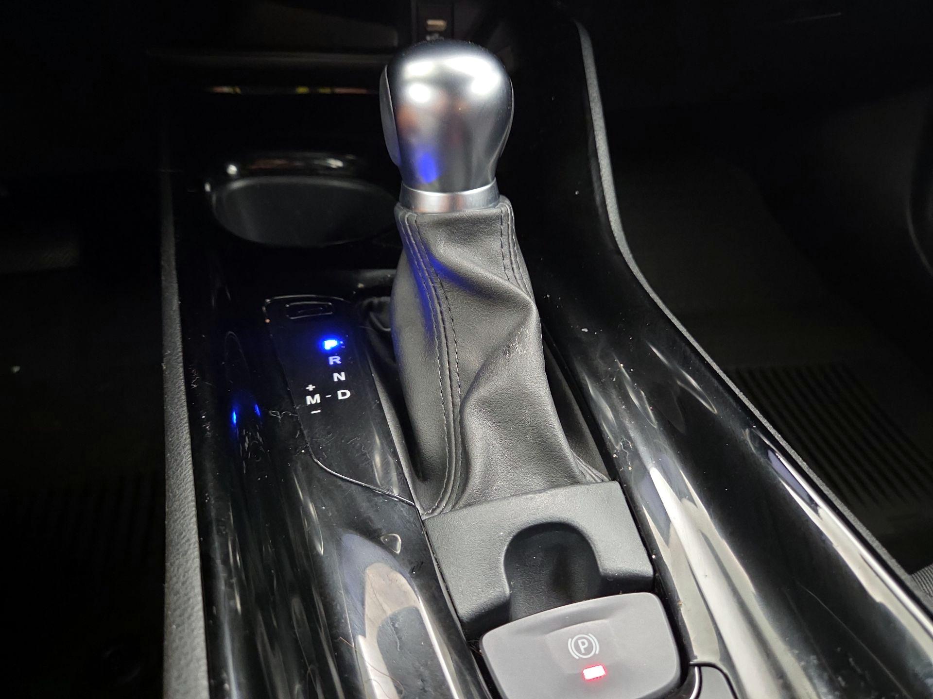 Thumbnail: 2021 Toyota C-HR - 17