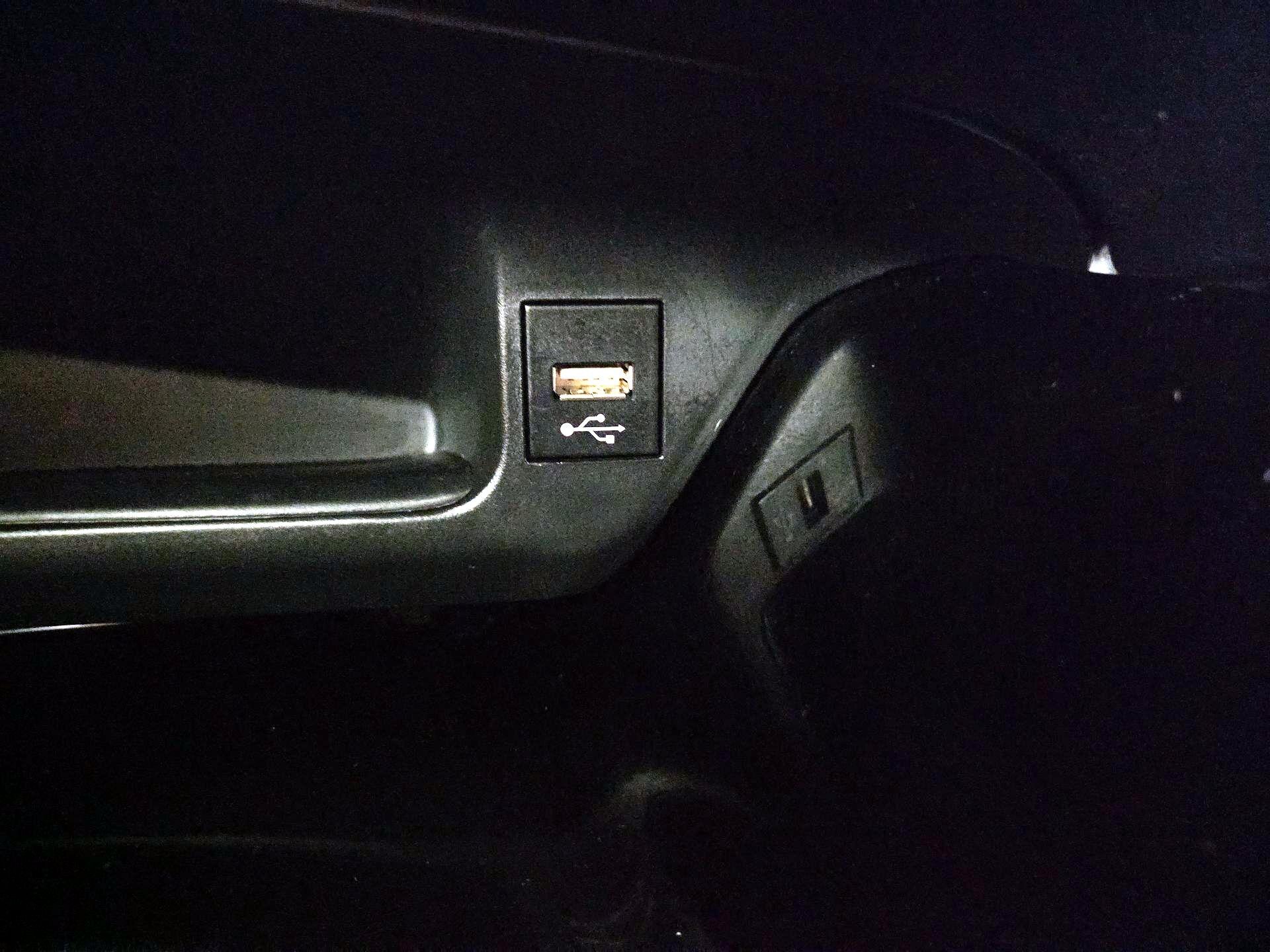 Thumbnail: 2021 Toyota C-HR - 18