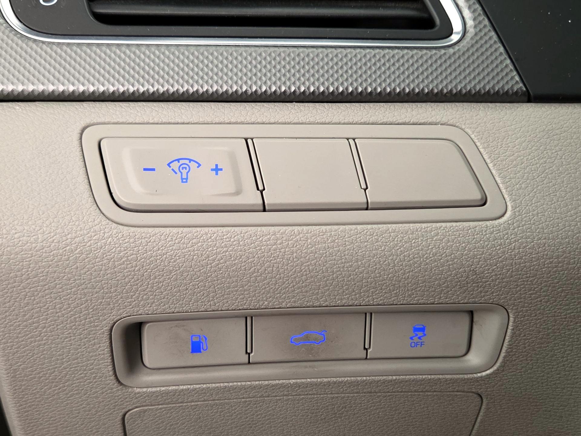 Thumbnail: 2016 Hyundai Sonata - 13