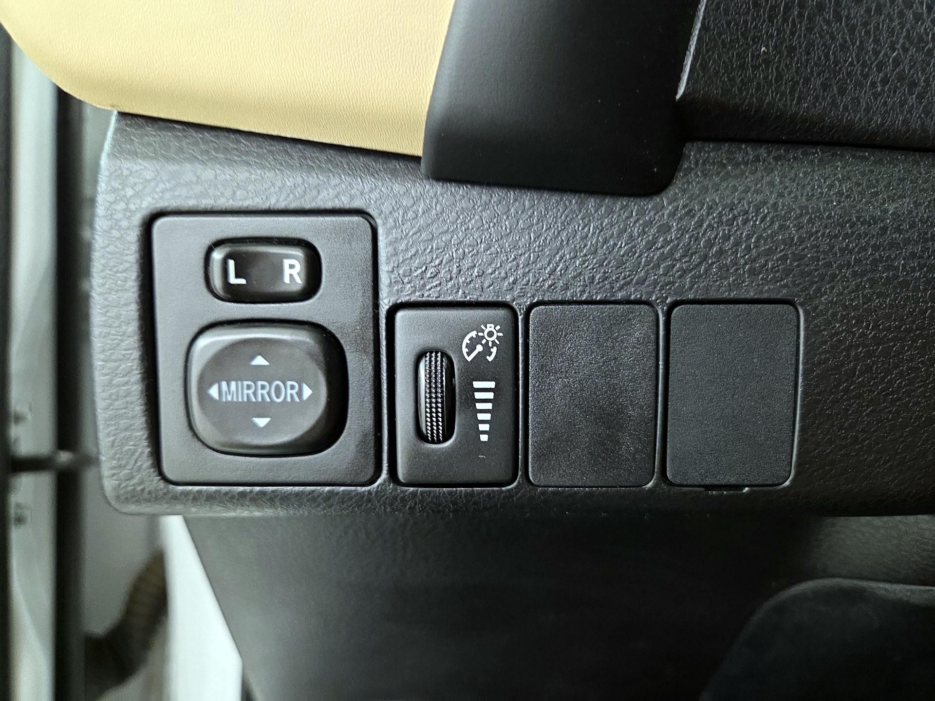 Thumbnail: 2017 Toyota Corolla - 13