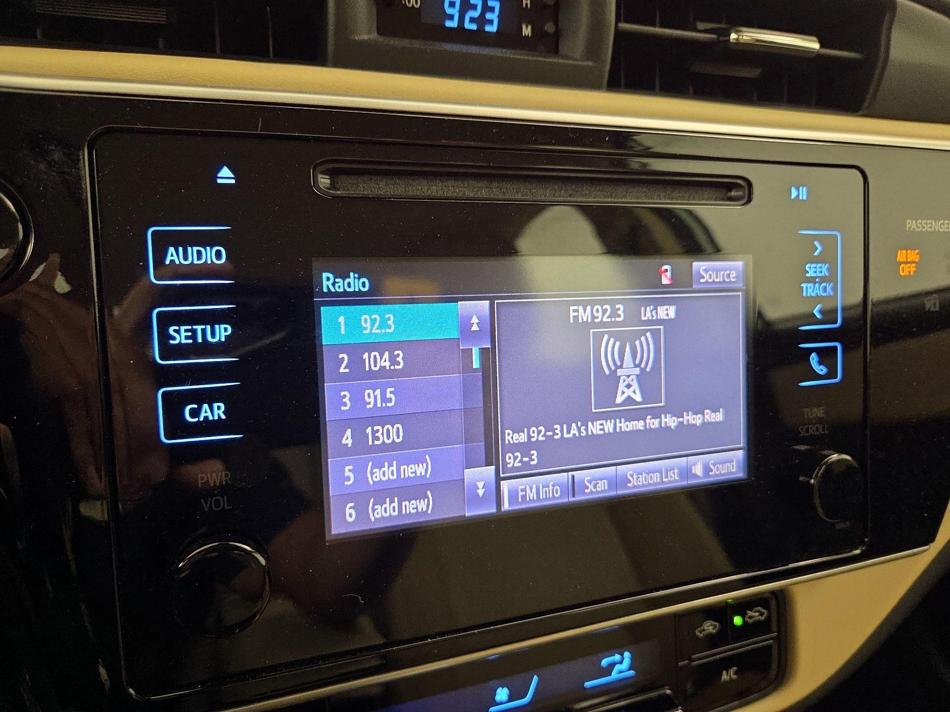 Thumbnail: 2017 Toyota Corolla - 15