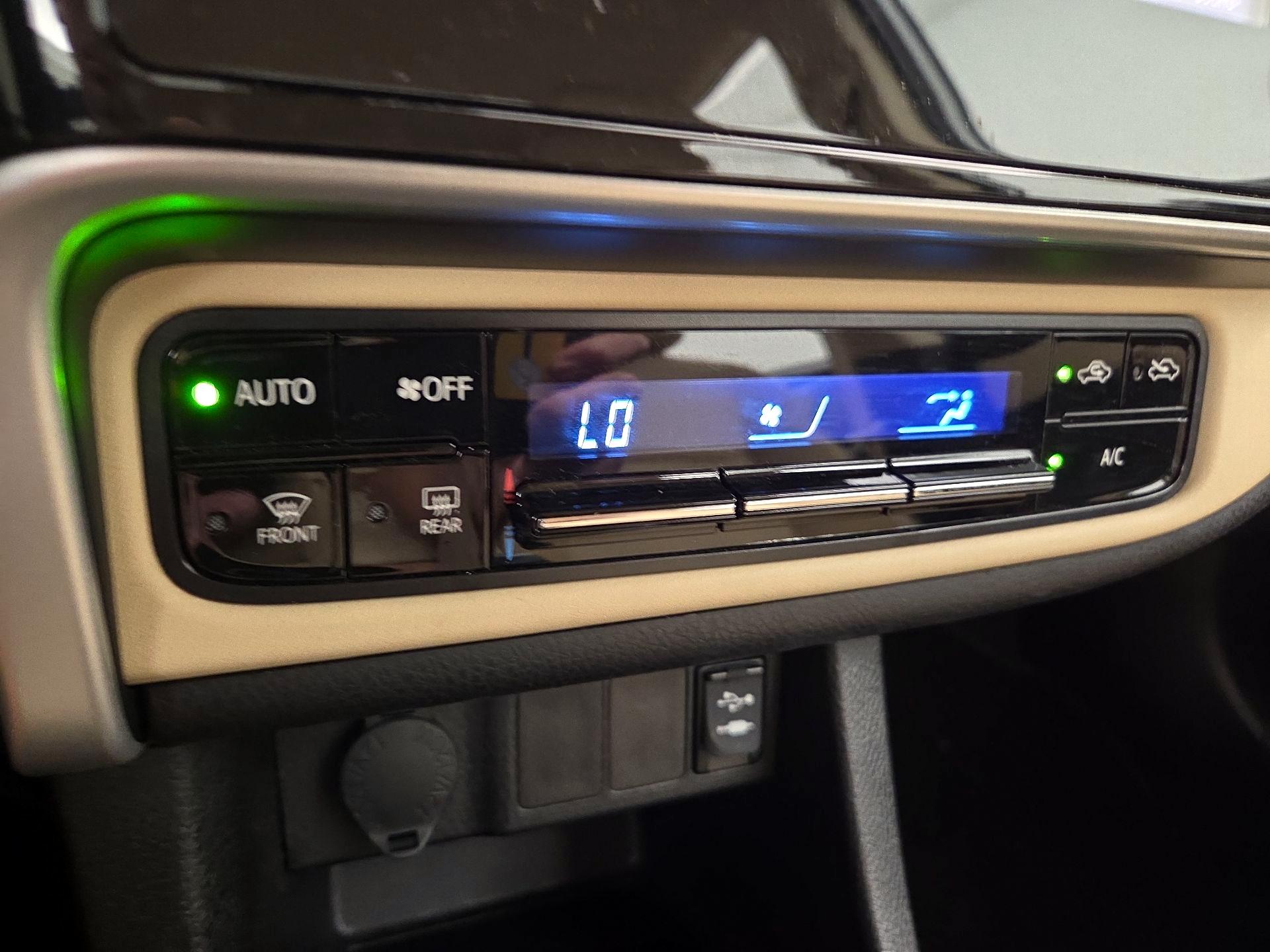 Thumbnail: 2017 Toyota Corolla - 16