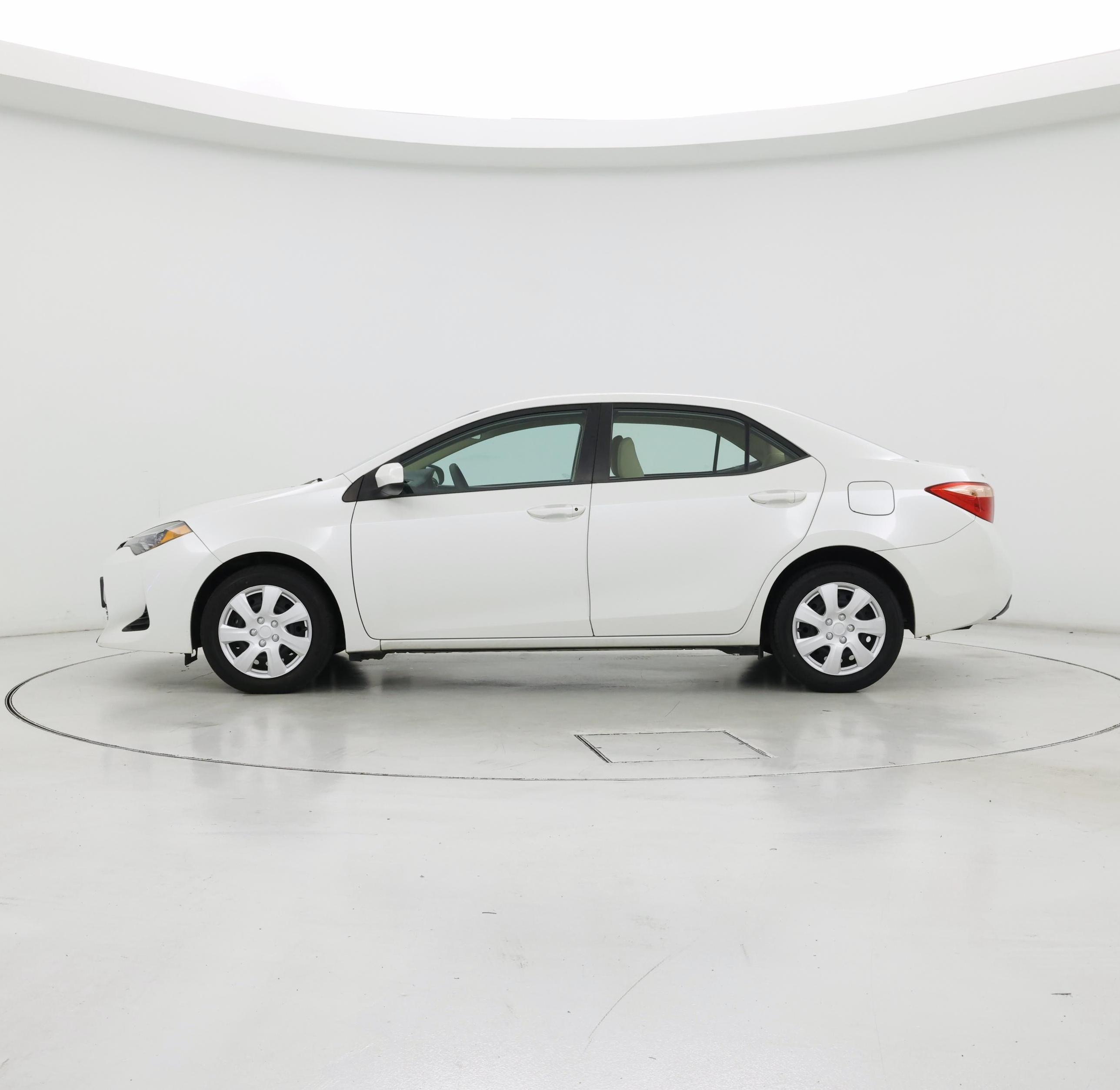 Thumbnail: 2017 Toyota Corolla - 3