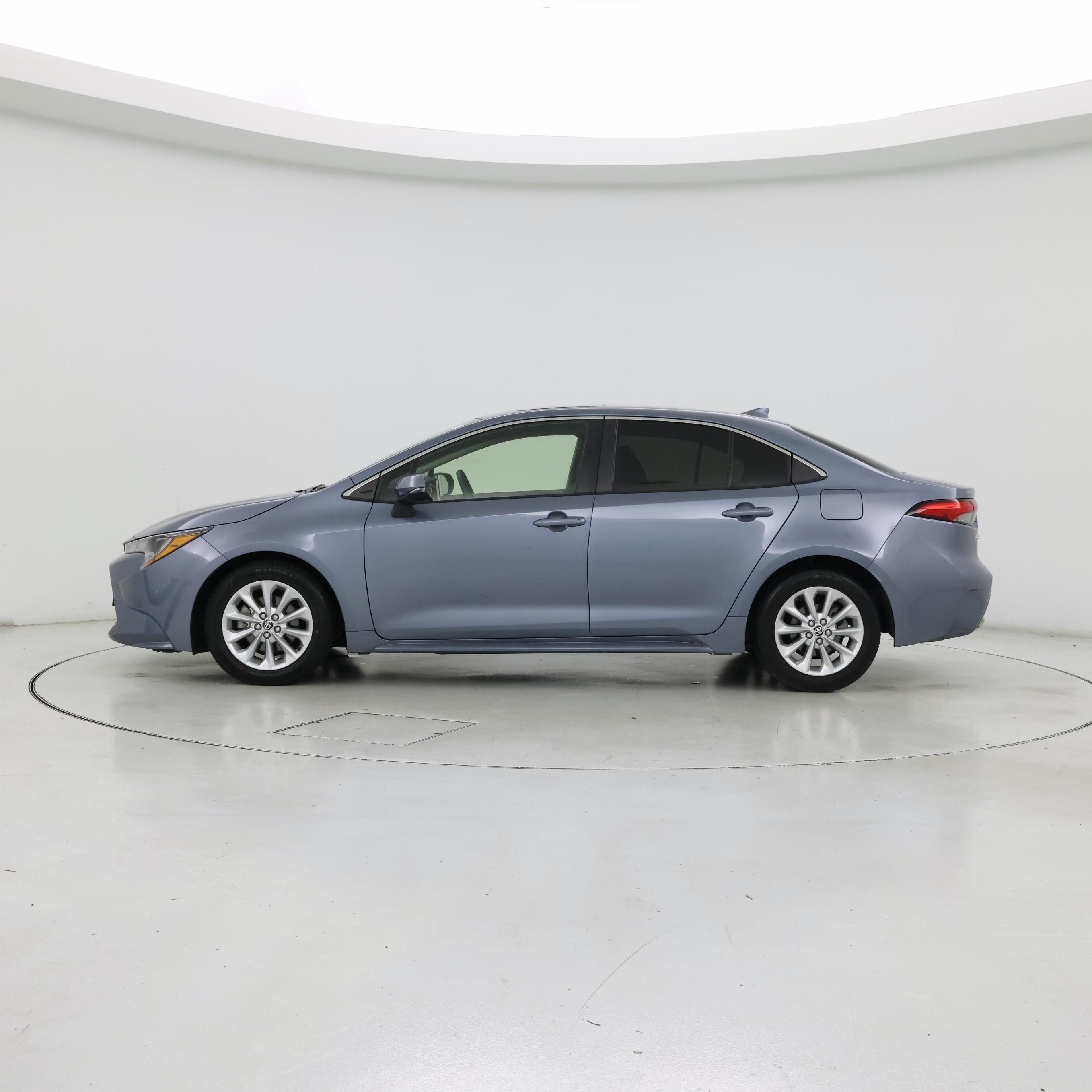 Thumbnail: 2022 Toyota Corolla - 3