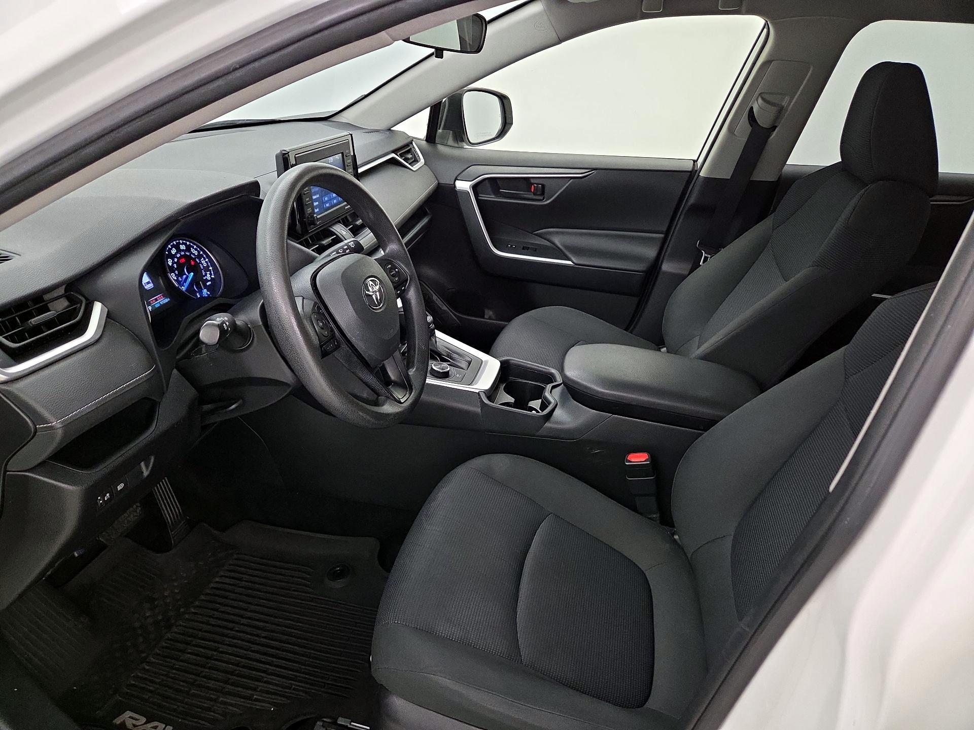 Thumbnail: 2020 Toyota RAV4 - 11