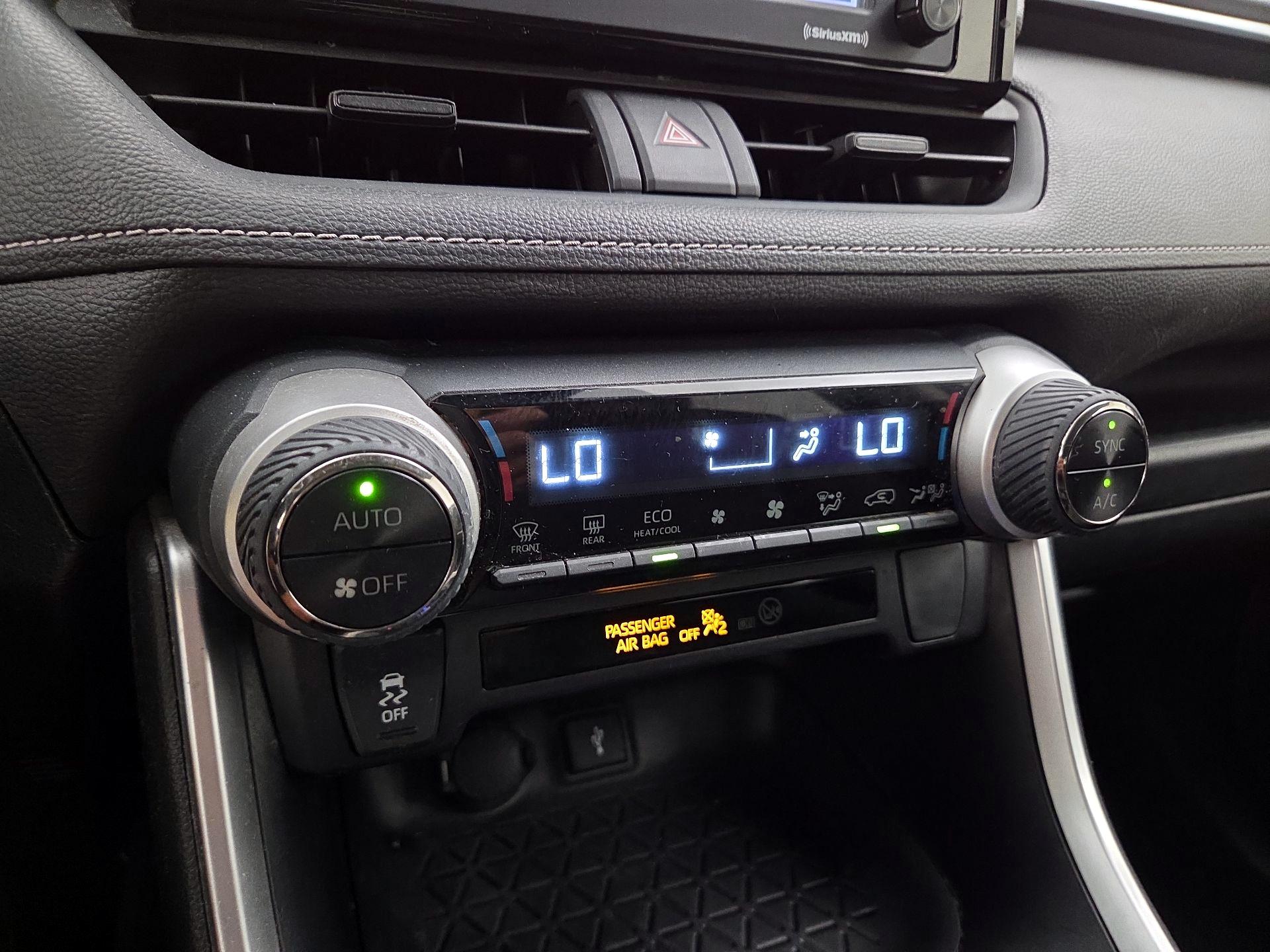 Thumbnail: 2020 Toyota RAV4 - 16