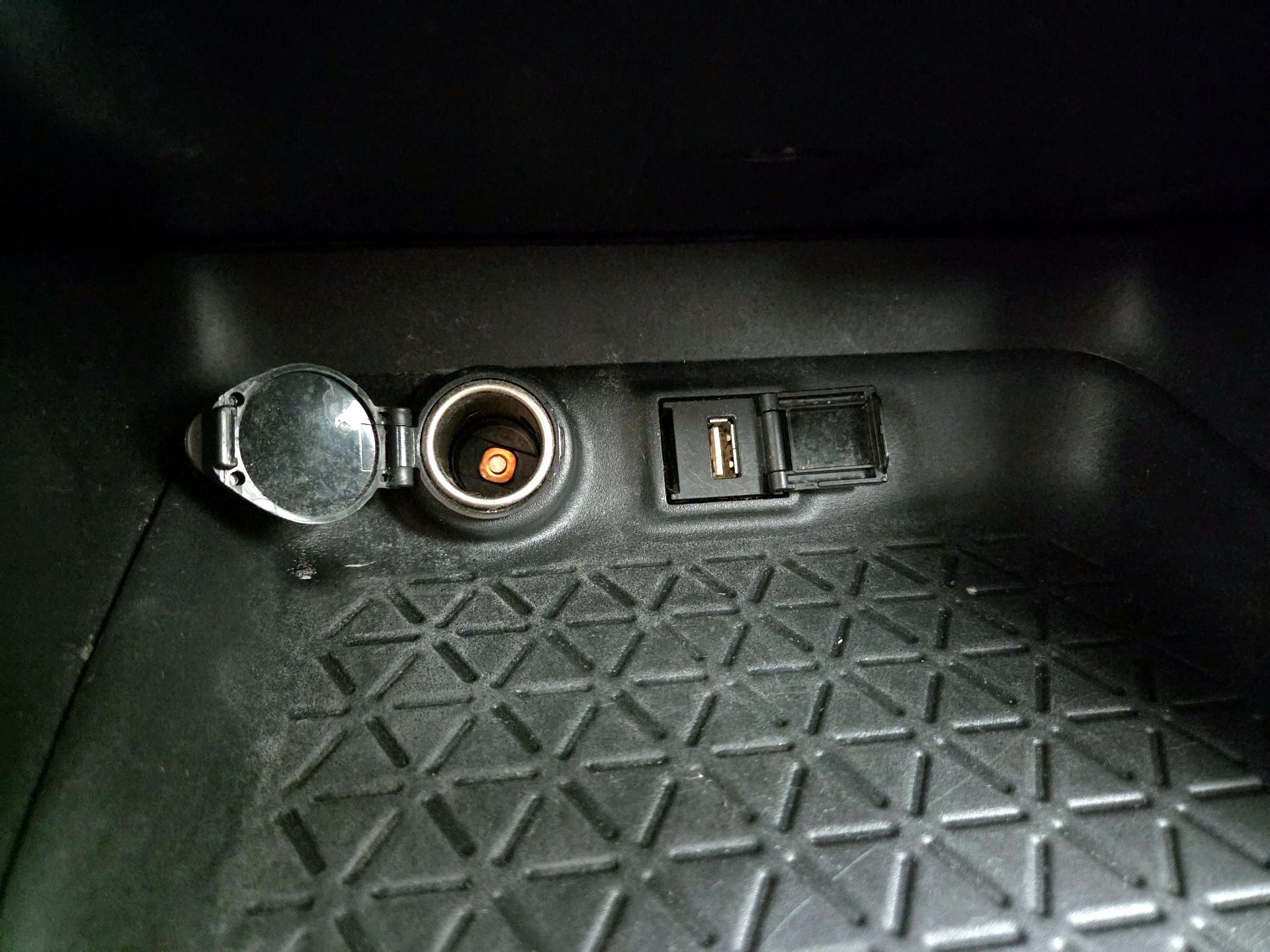 Thumbnail: 2020 Toyota RAV4 - 18