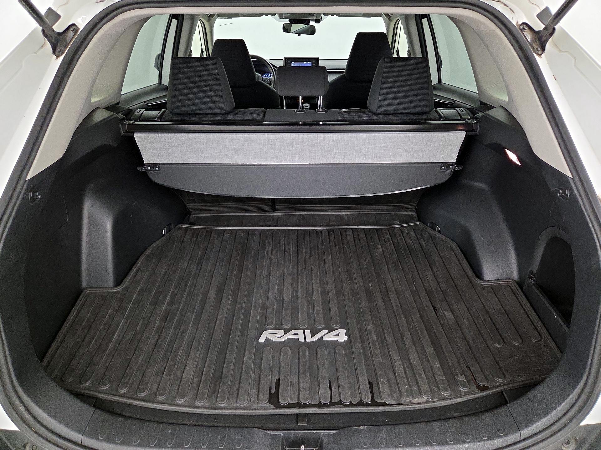 Thumbnail: 2020 Toyota RAV4 - 20