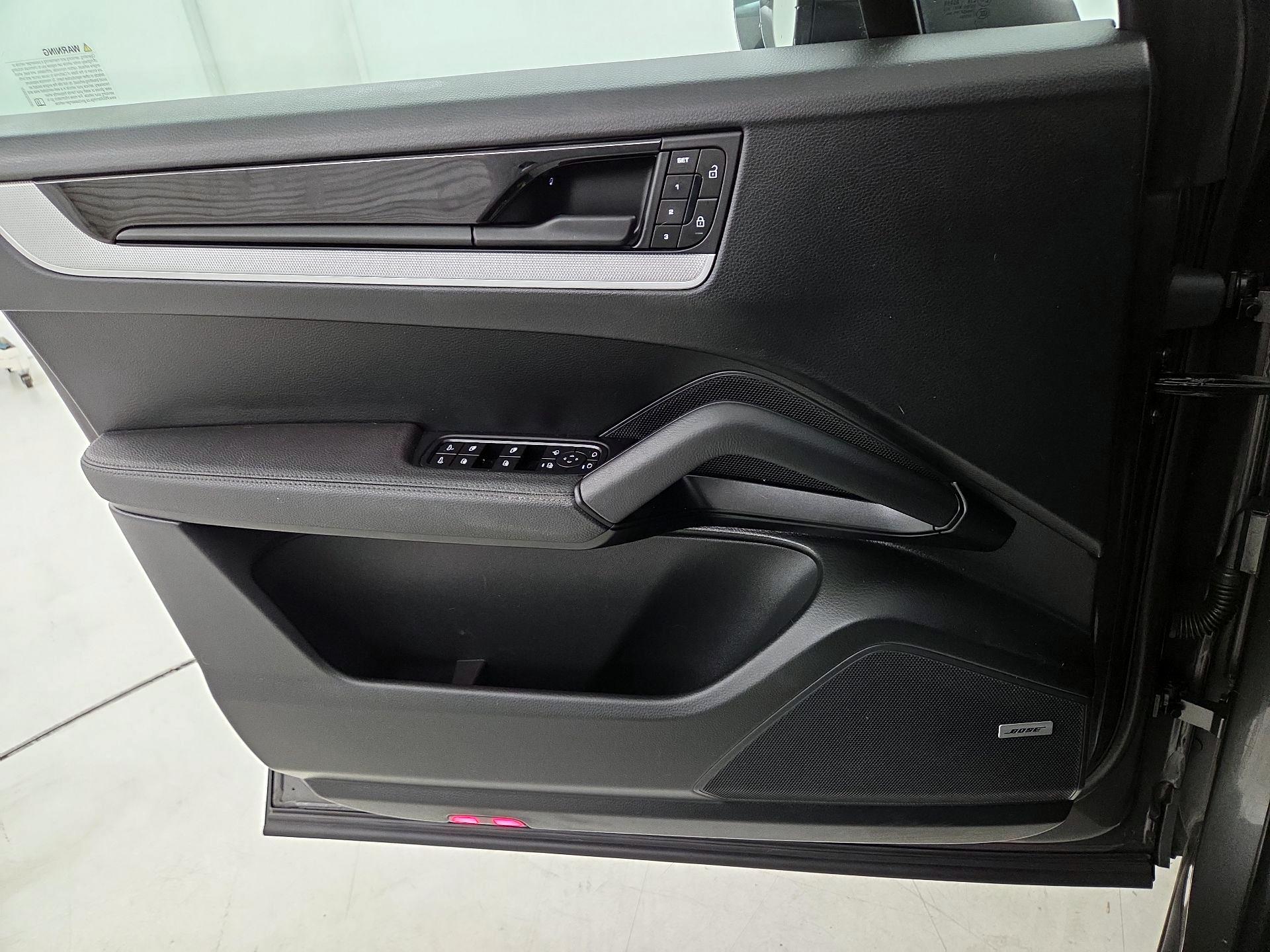 Thumbnail: 2024 Porsche Cayenne - 12